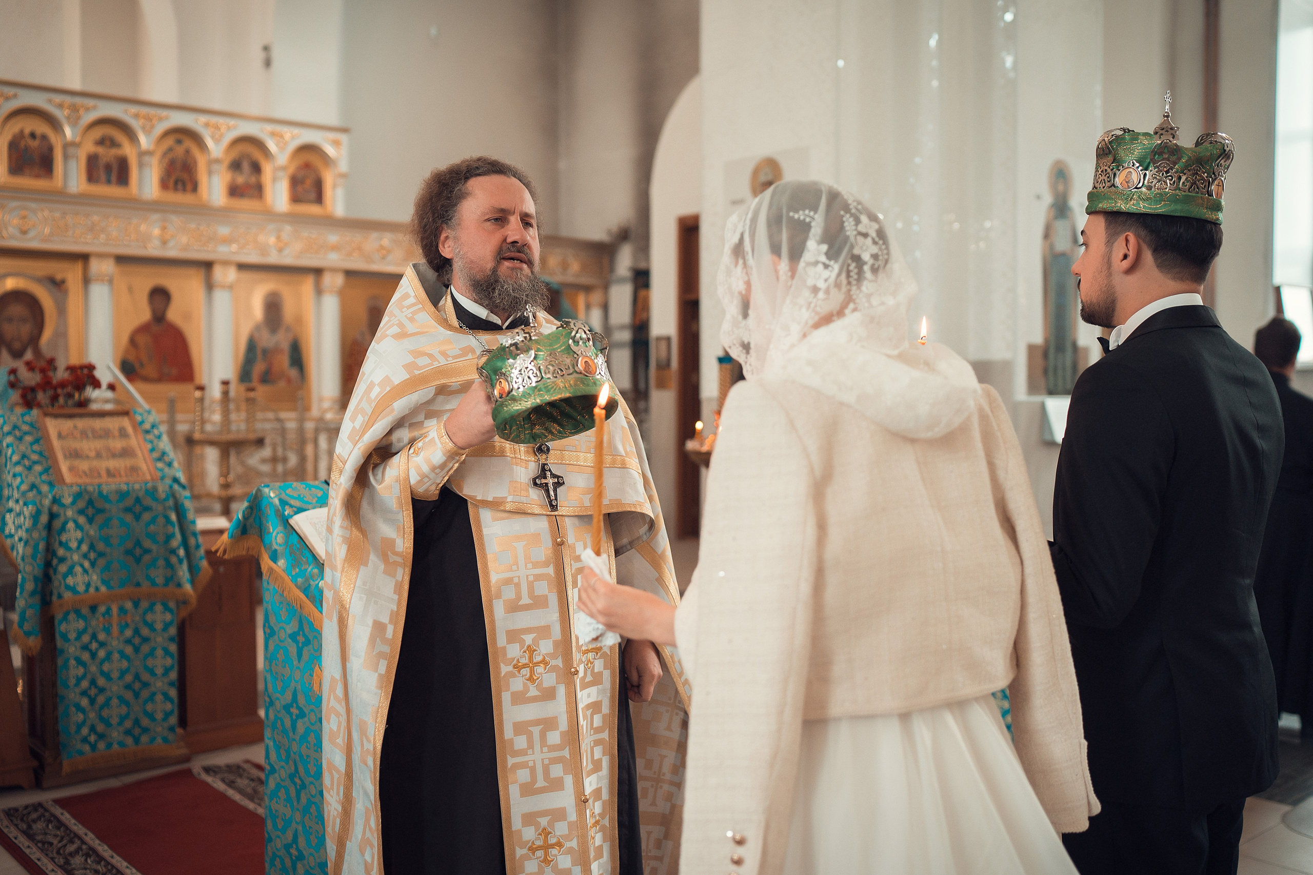Таинство Венчания Ивана и Полины Храм Феодора Тирона. Фотограф на Крещение и Венчание в Красноярске Рамазанова Юлия
