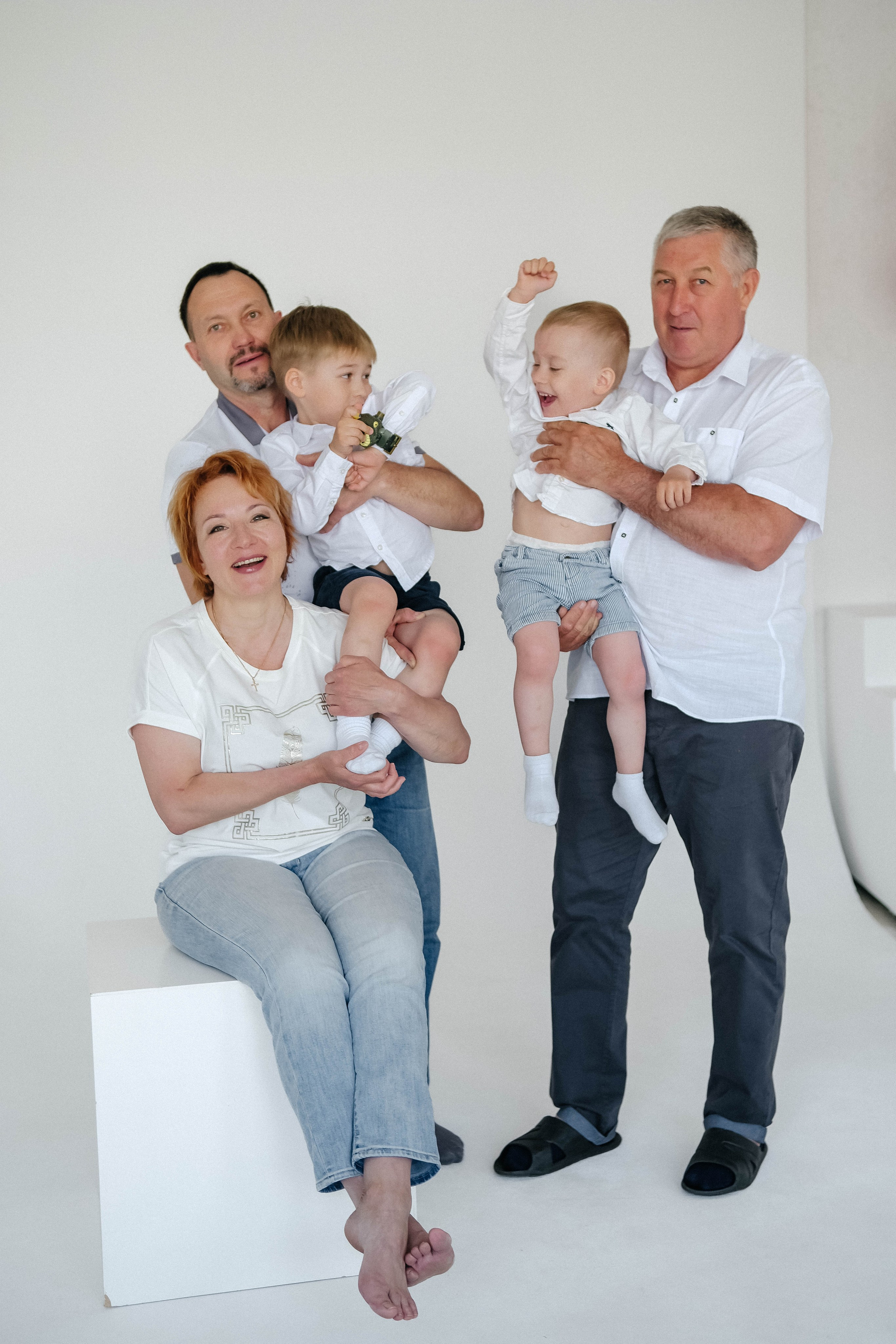 Большая семейная на циклораме. Главная