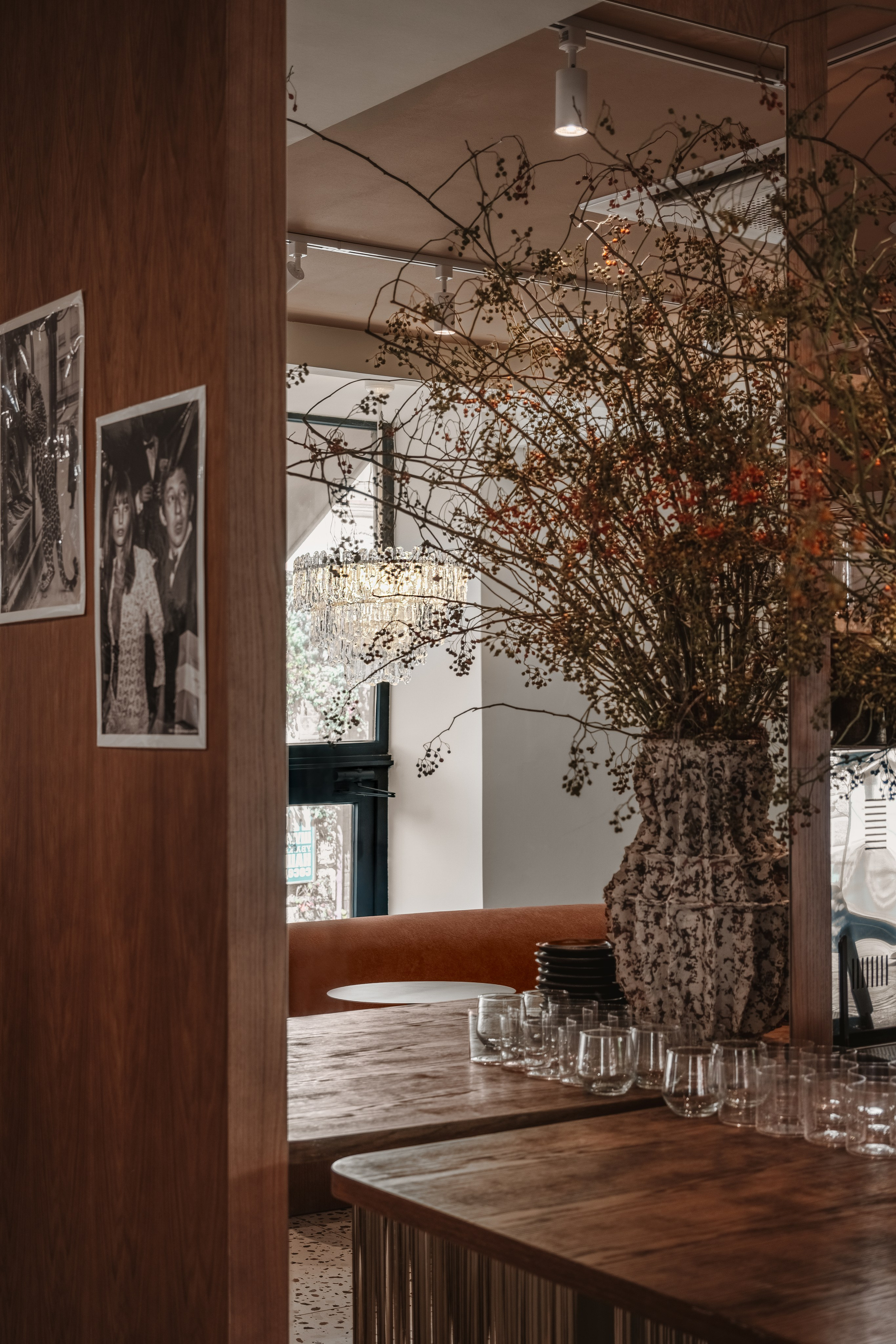 Kimi Bistro. Ekaterina Symidi. Interior Photographer