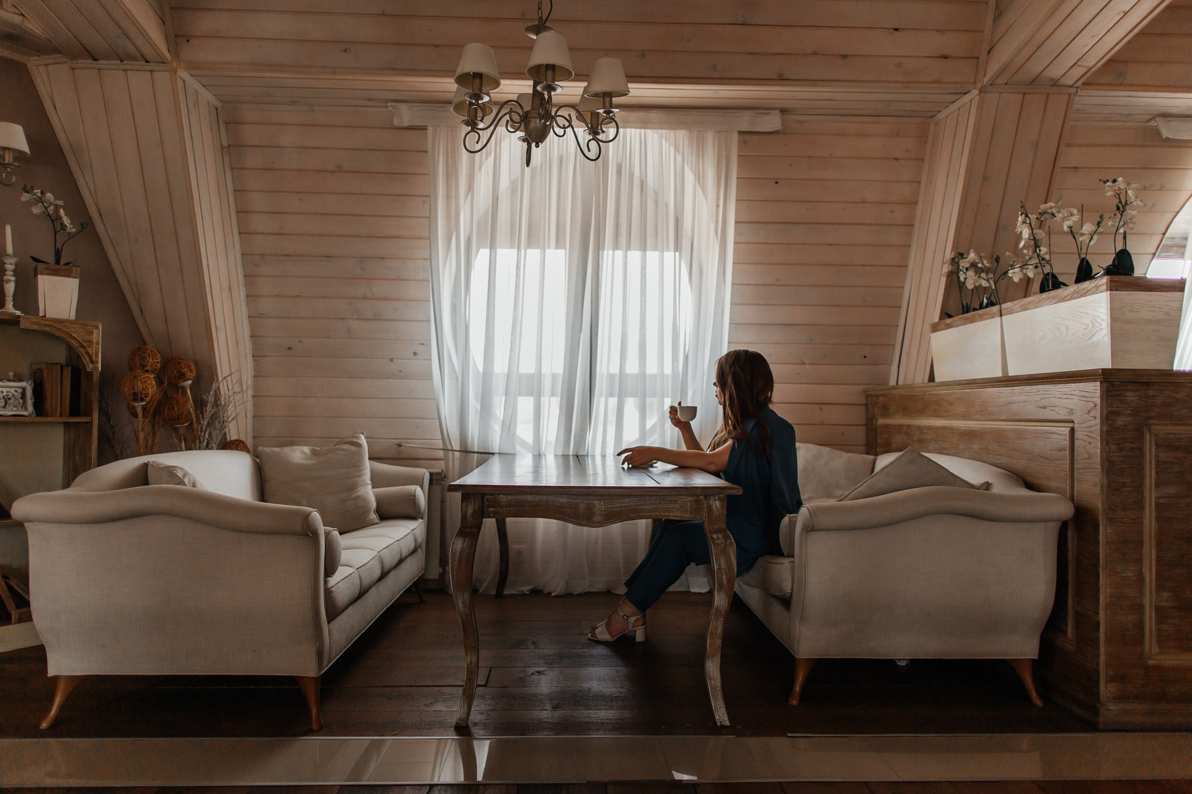 Марина. Съёмка в ресторане. Фотограф Батуми | Lera Rawlick