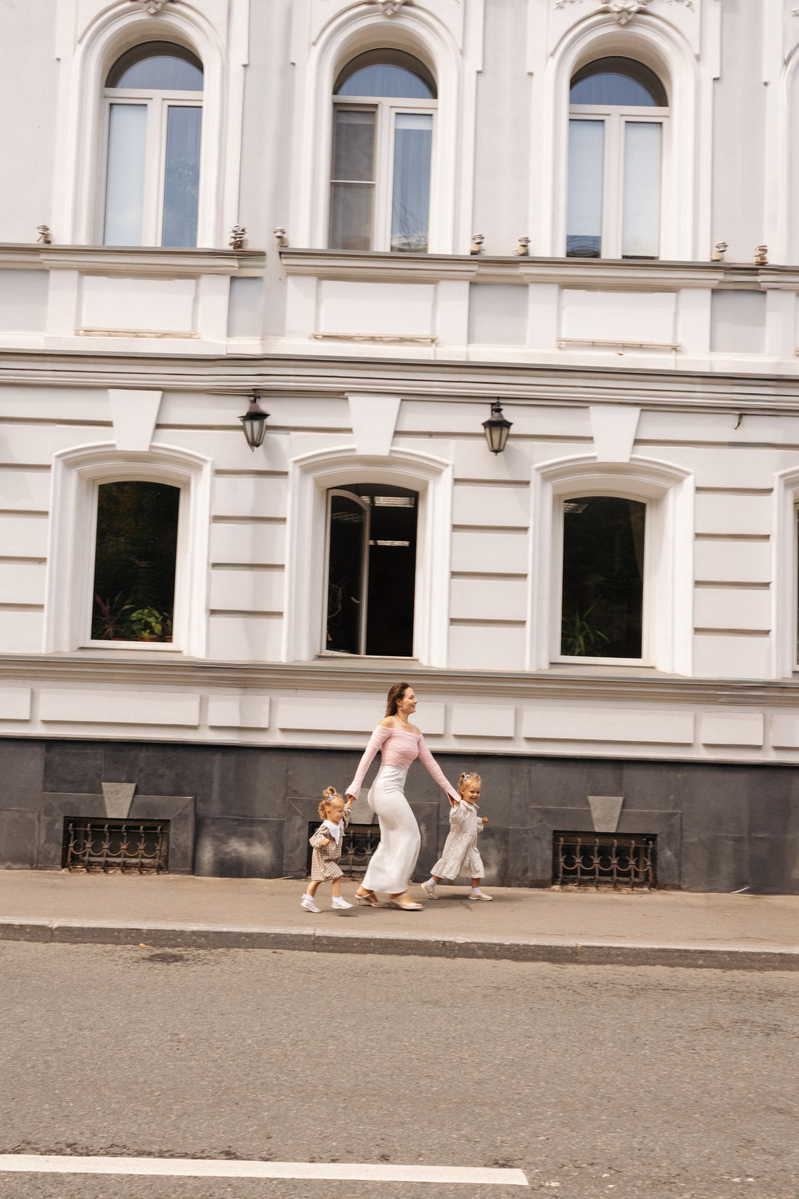 Семейная прогулка по центру Москвы — летняя фотосессия