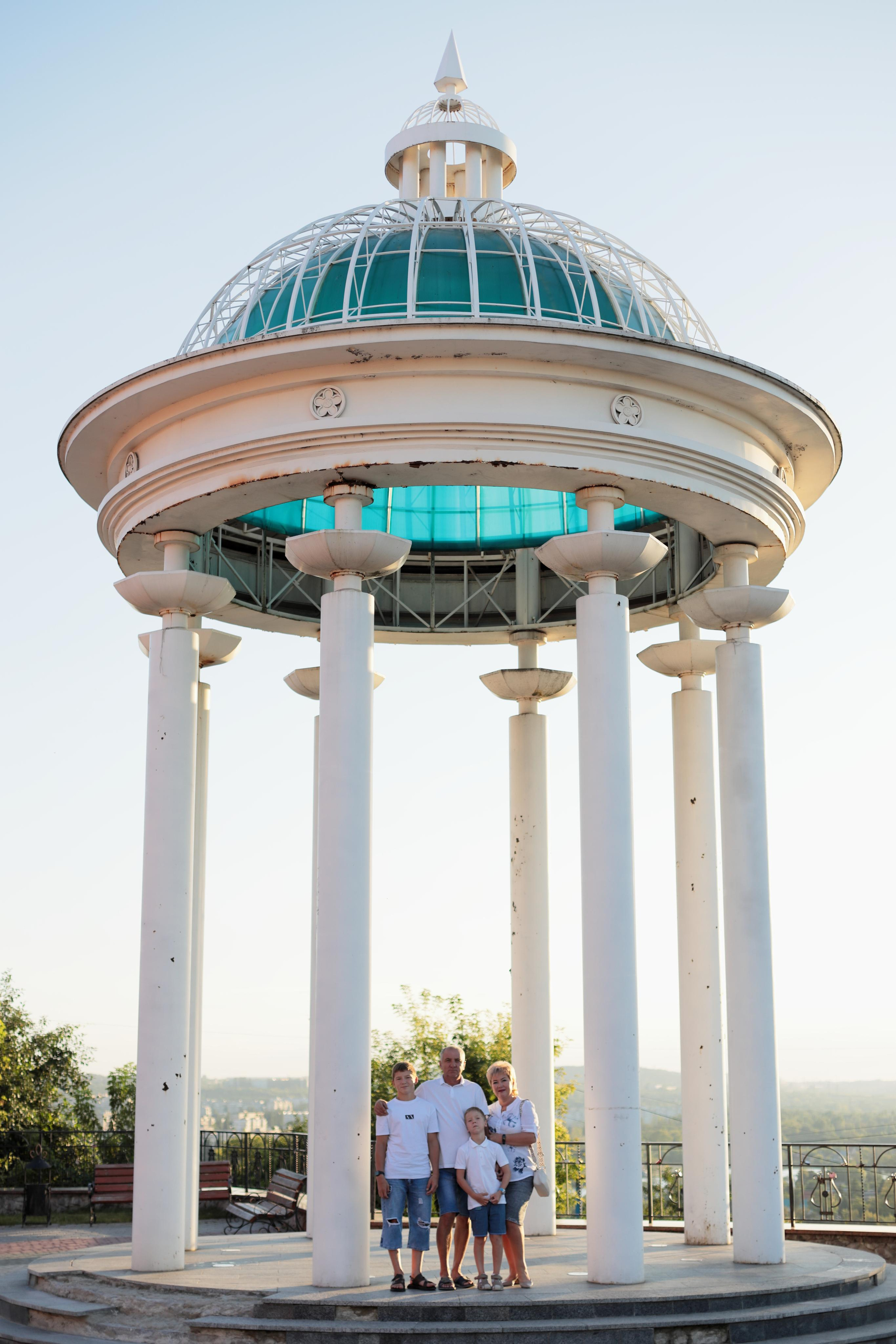 Фотосессии на природе или на улицах города. Семейный фотограф и новорожденных в Старом Осколе Анна Старкова,