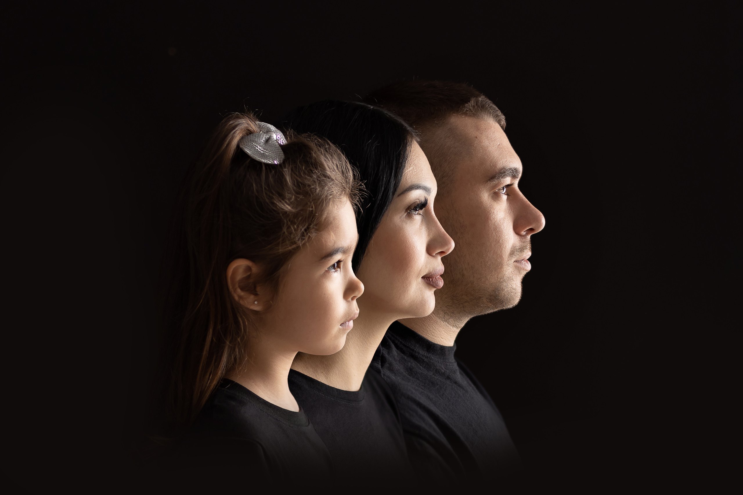 портрет Поколение на черном фоне