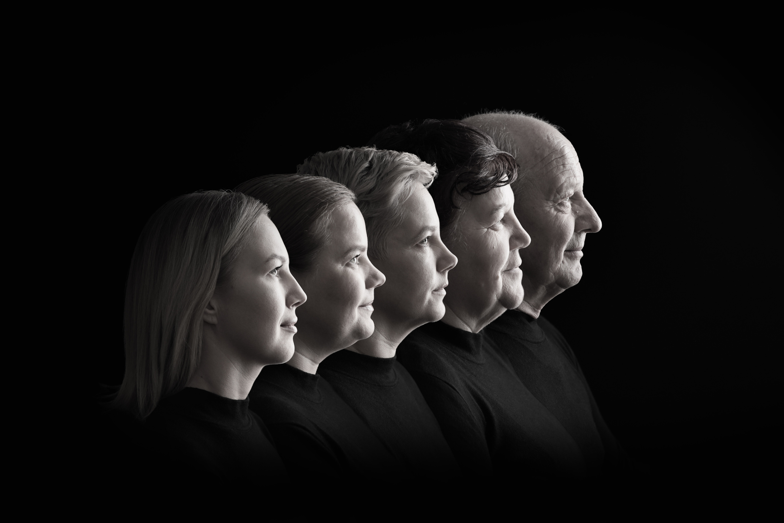 портрет Поколение на черном фоне