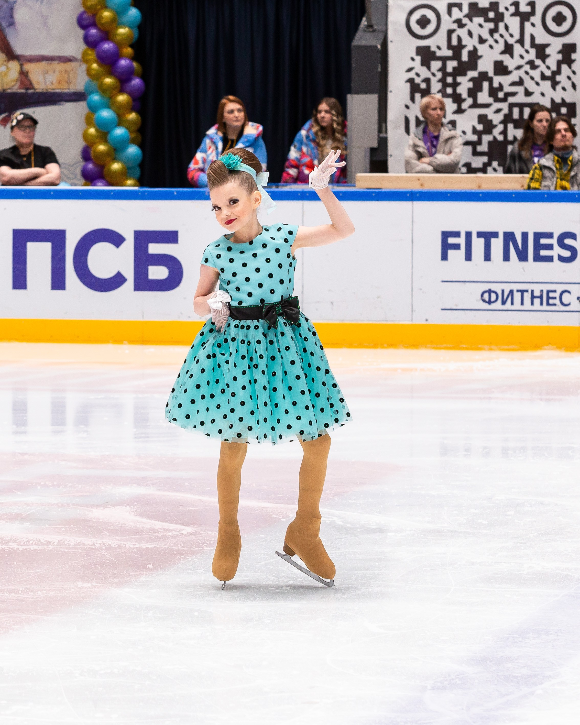 VII Ежегодный фестиваль массовых танцев на льду и фигурного катания «Петровский лёд» Санкт-Петербург 2024. Репортажный фотограф в Москве