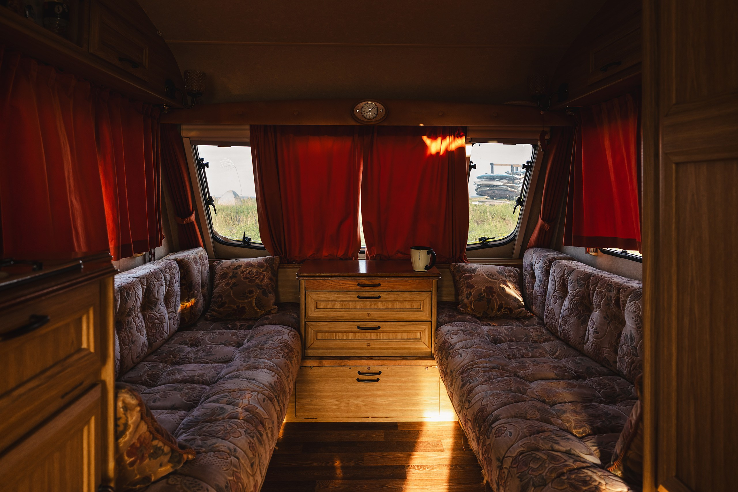 Проект сёрф лагерь Swell. Иван Зайцев (IZIART) — визуальные истории для брендов, людей и мест