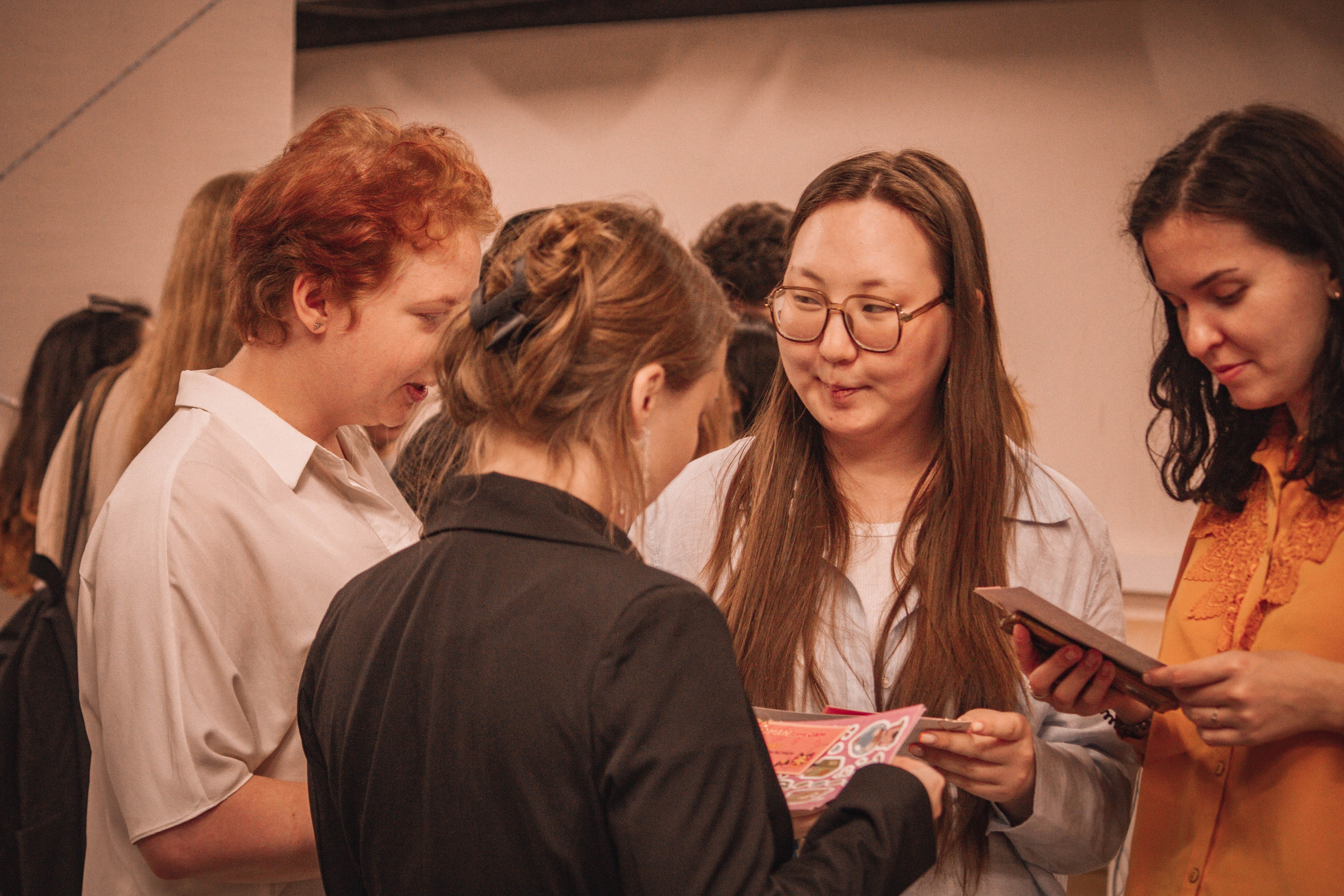 ЖЕНСКИЙ ГЕЙМДЖЕМ — Творческий сбор разработчиц. Создадим шедевр? Виталина и её фотоискусство