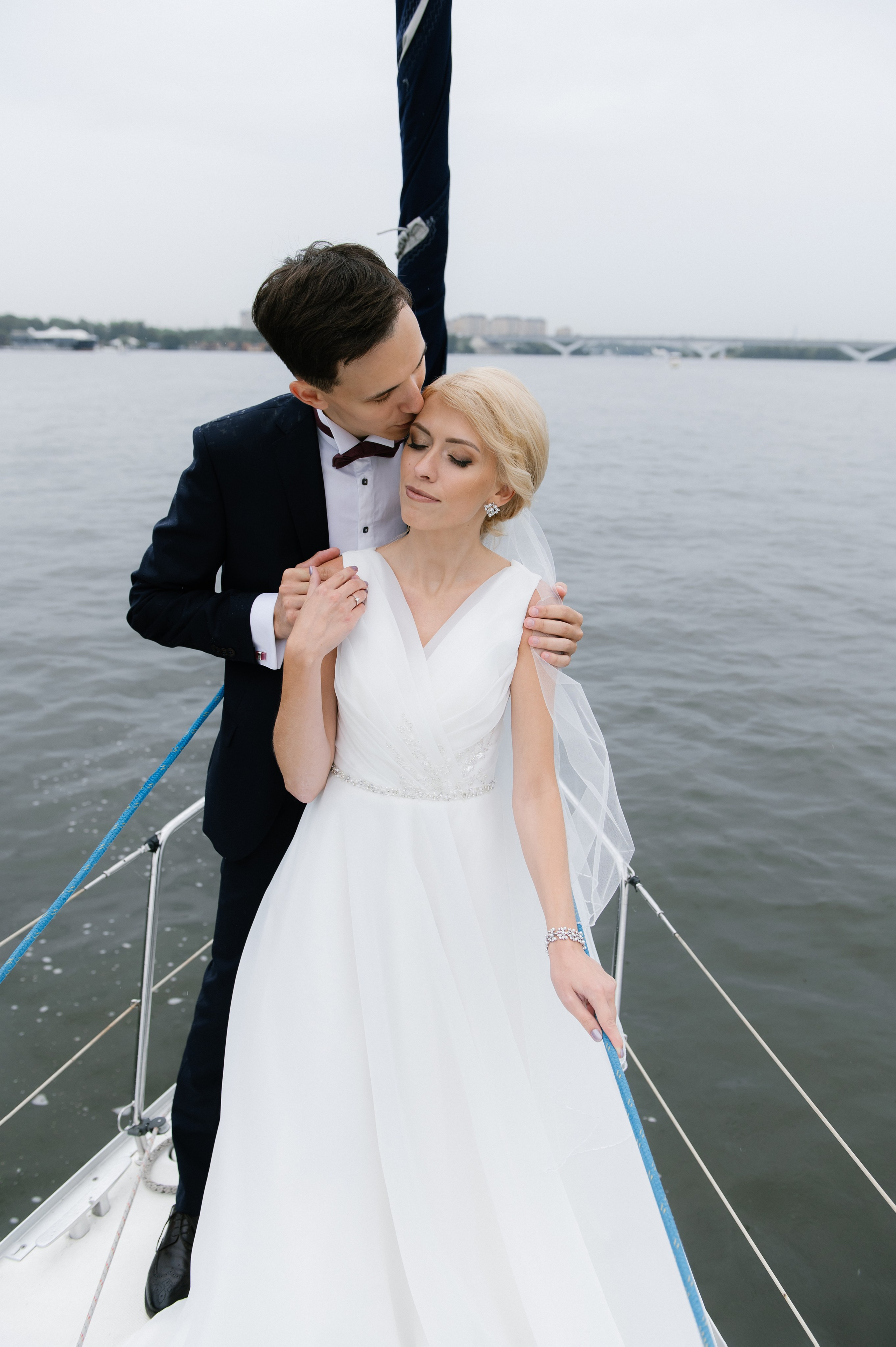 Свадебная фотосессия в яхт-клубе. Семейный и свадебный фотограф в Москве Татьяна Николаева