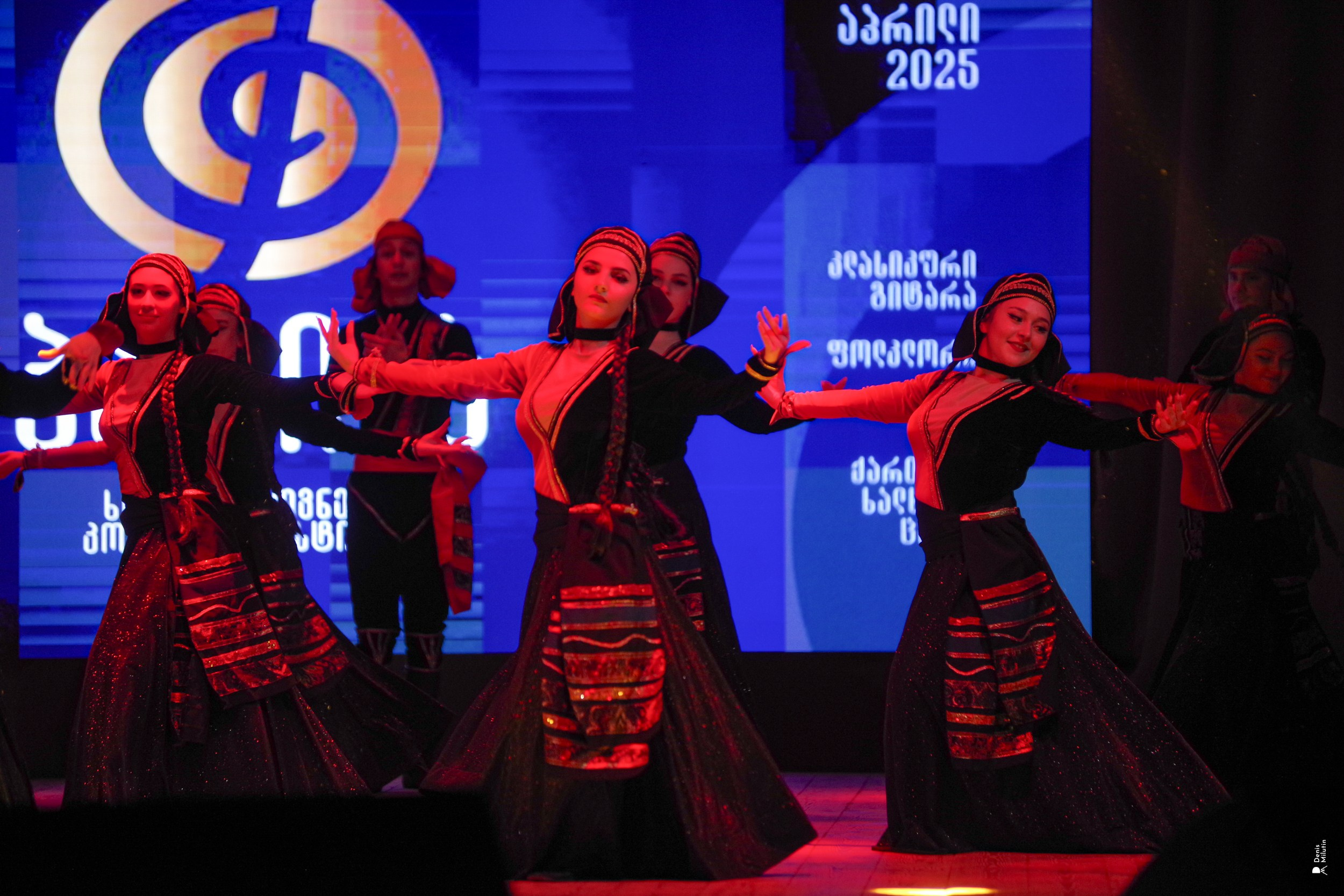 Танцы в Хоби. Портретный фотограф Денис Милютин