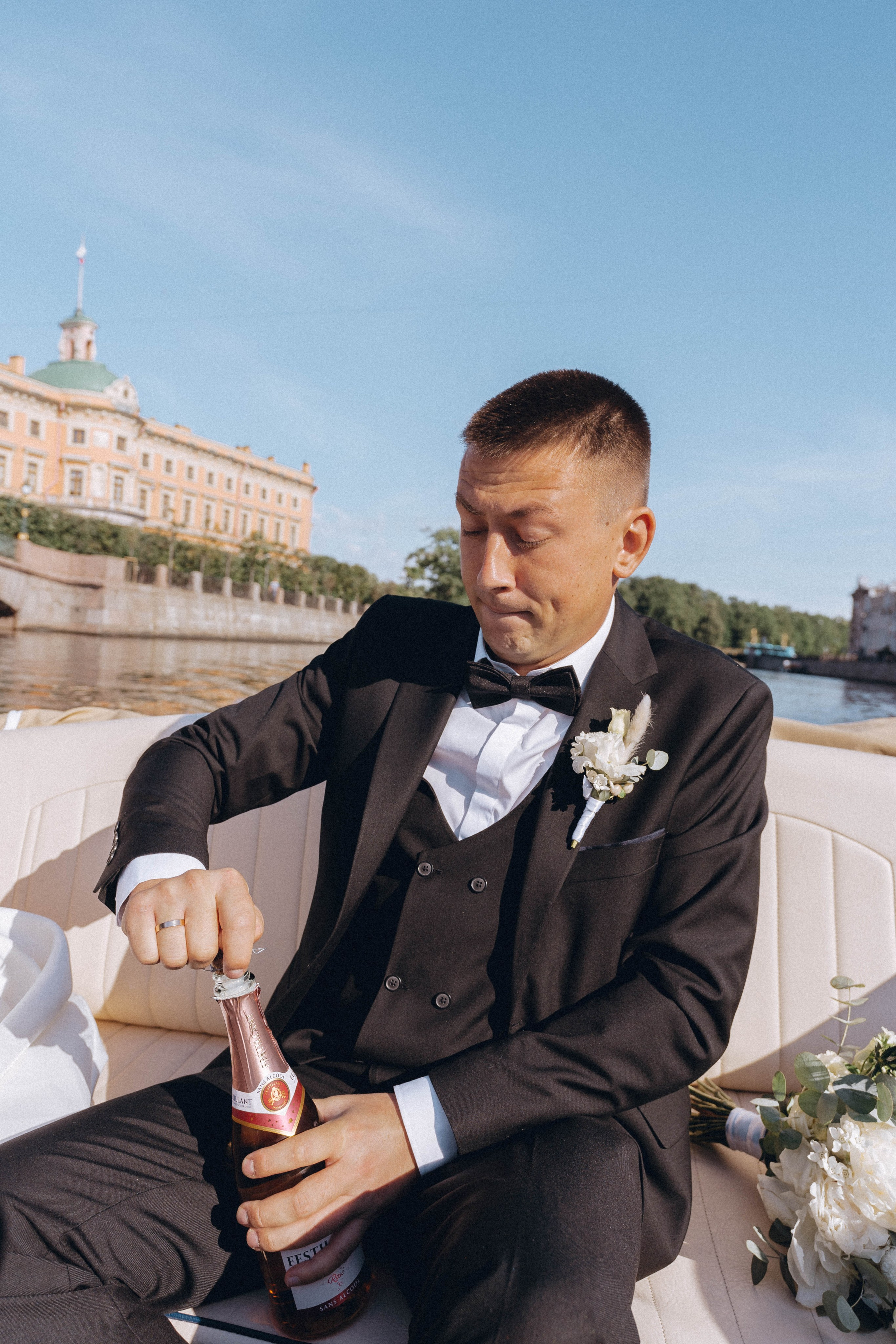 СВАДЕНБНАЯ СЬЕМКА НА КАТЕРЕ ПО КАНАЛАМ САНКТ-ПЕТЕРБУРГА И В АКВАТОРИИ НЕВЫ. Профессиональный фотограф, Санкт-Петербург — Виктория Богомолова