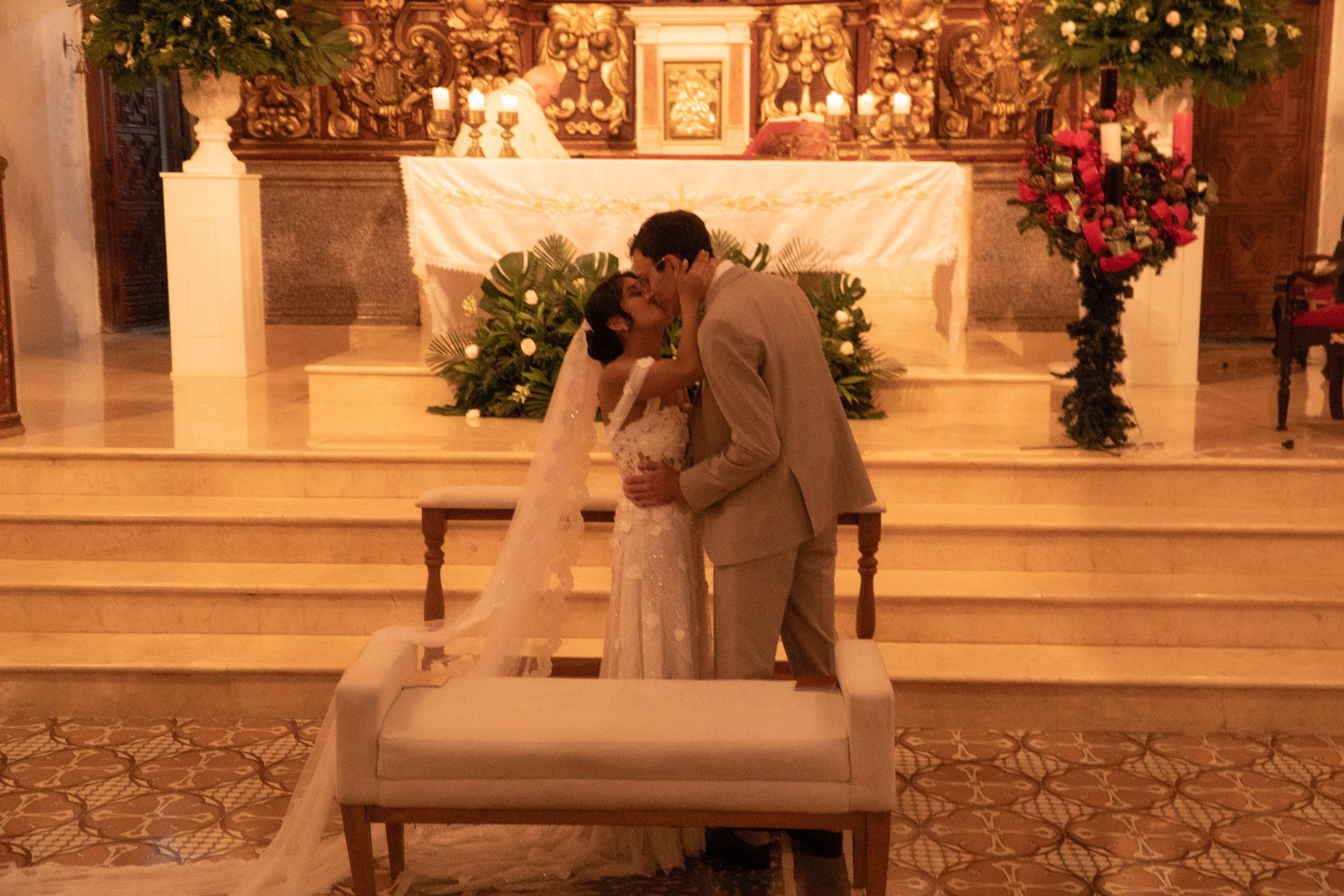 Catalina and Romain. Wedding Photographer in Barcelona and Medellin