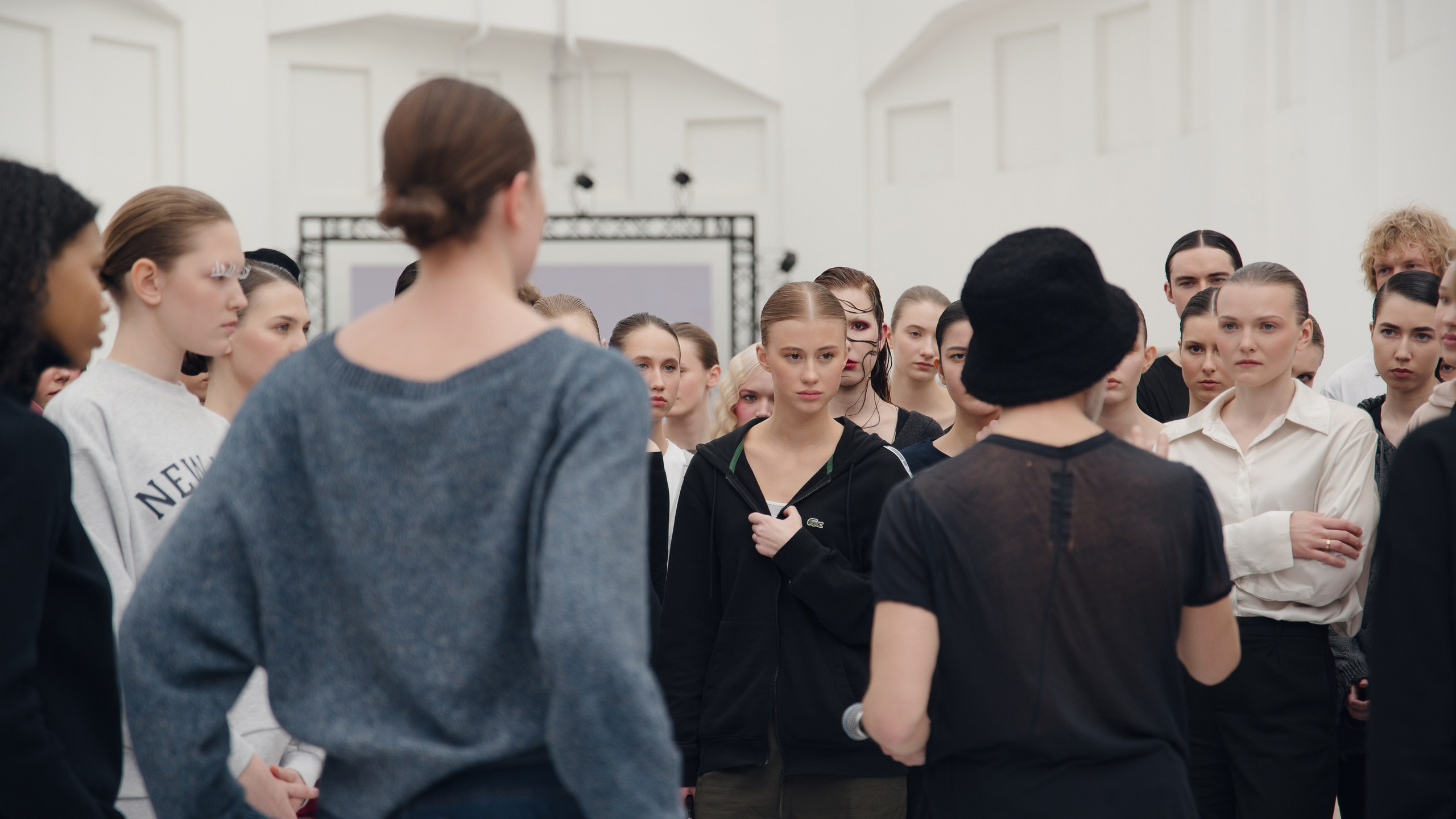 Бекстейдж показа «Новые Имена» собака.ru|ДЛТ. Портретный и репортажный фотограф в Санкт-Петербурге