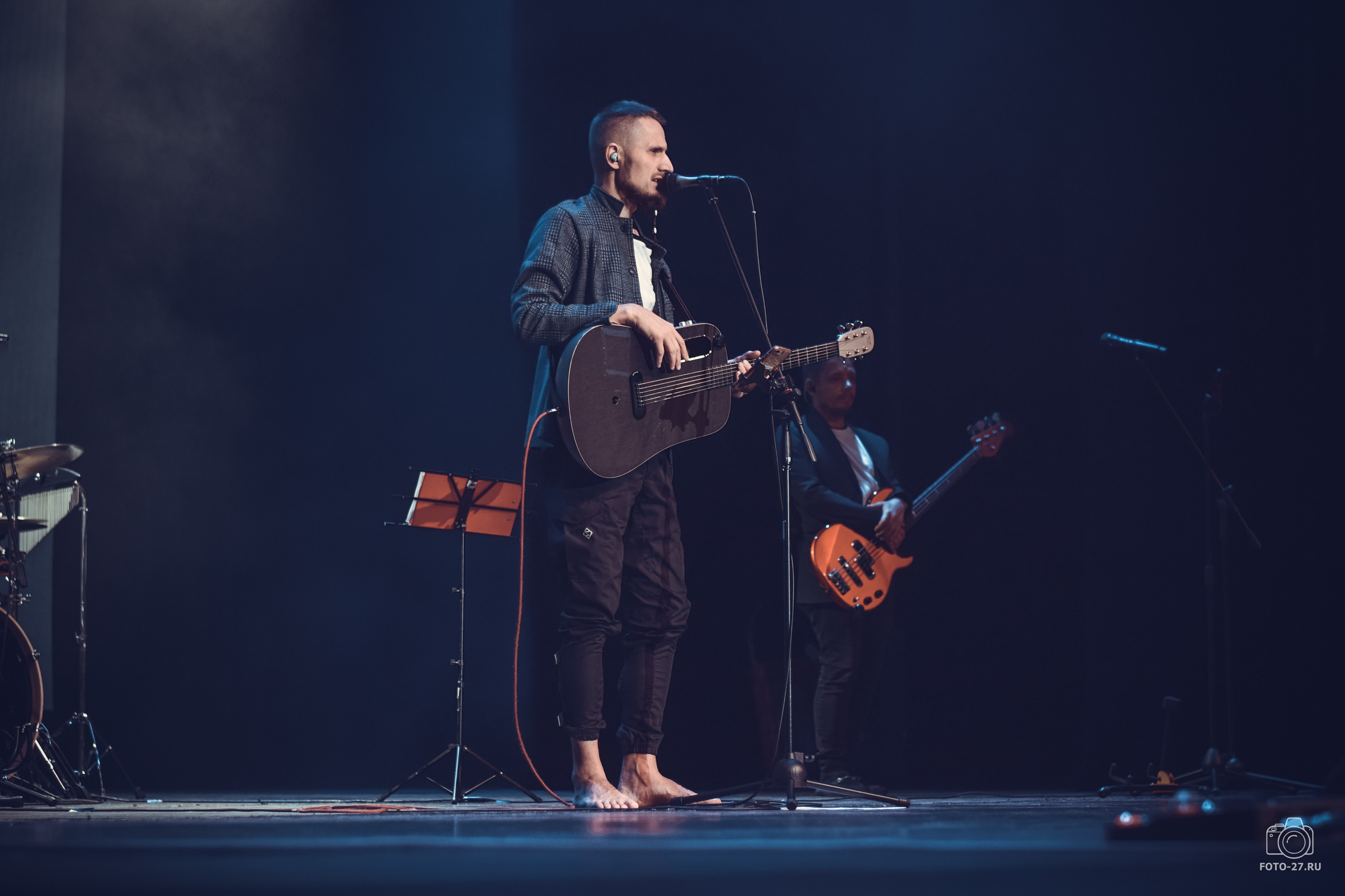 Антон Курдюмов фотограф в Хабаровске Рина Курдюмова фото27 foto27 Антон Дорофеев репортажный репортаж документалист Тони и Рина фотосоздатели ПаПаРоК Философия и любовь сольный концерт ОДОРА Хабаровск