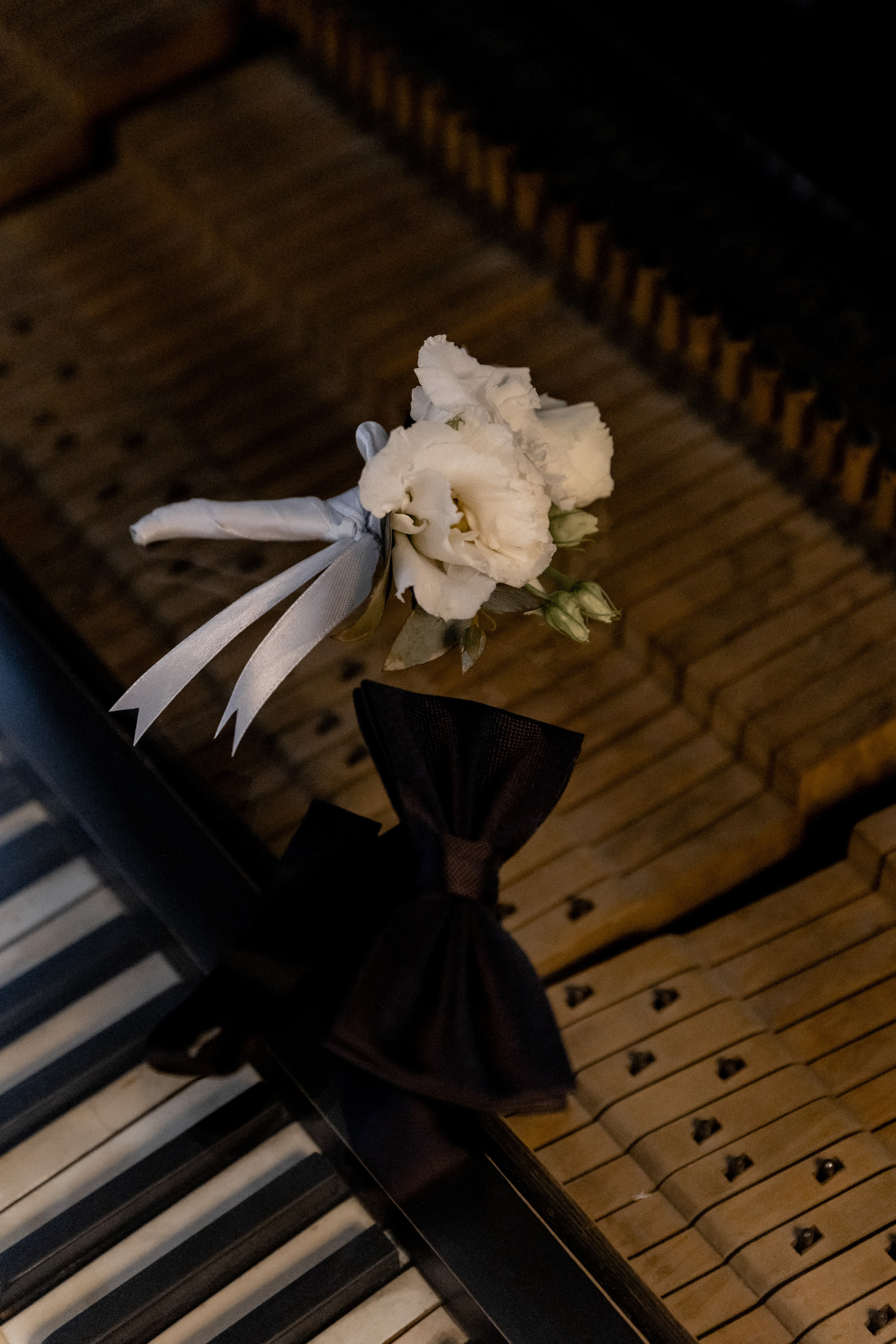 Свадебная фотосессия в отеле Чайковский г. Калининград. Свадебный фотограф Калининград