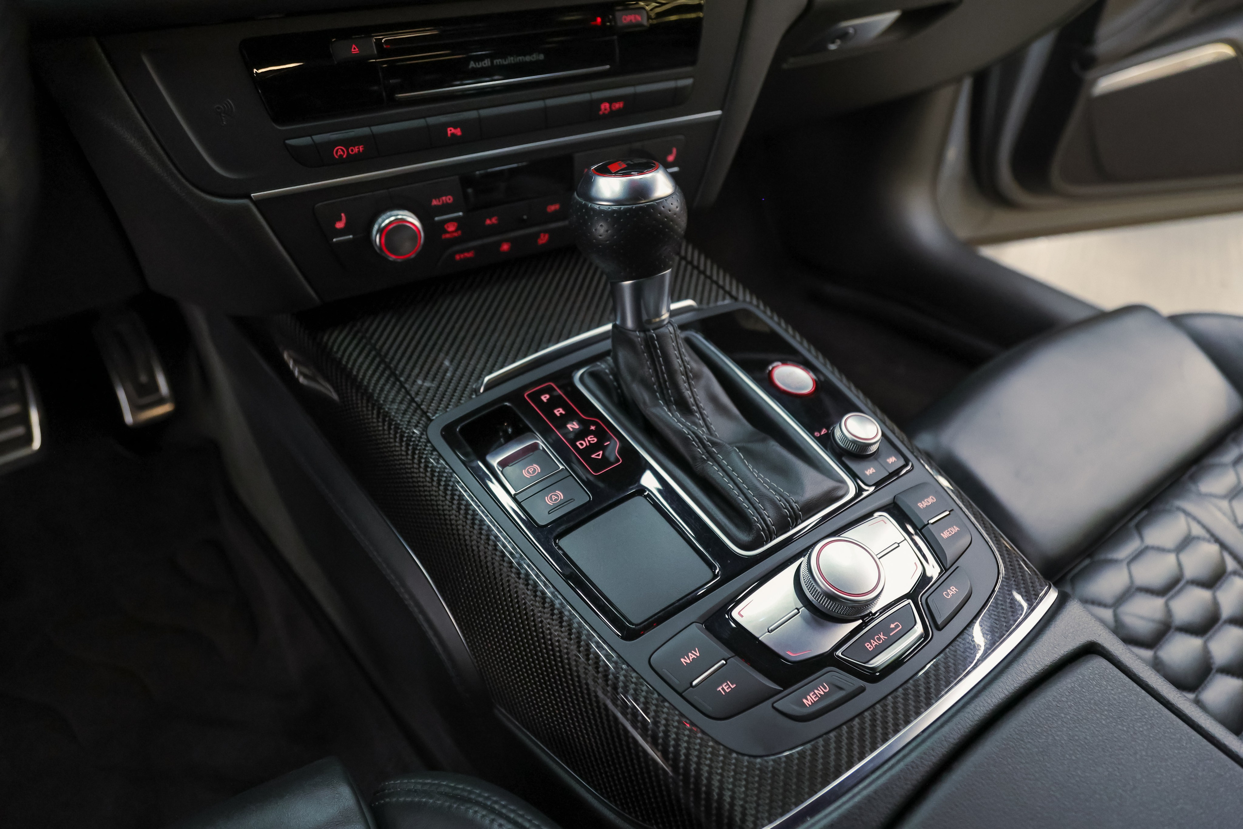 2017 AUDI RS6. Mixturecaptures