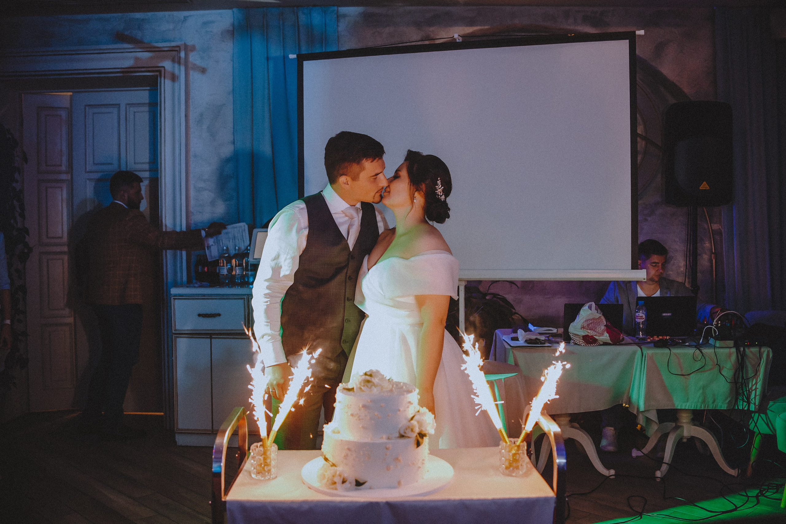 Love.com: Главная страница нашего счастья. Свадебный и семейный фотограф в Москве Сажина Кристина КиМ. Свадебный оператор в Москве Сажин Максим