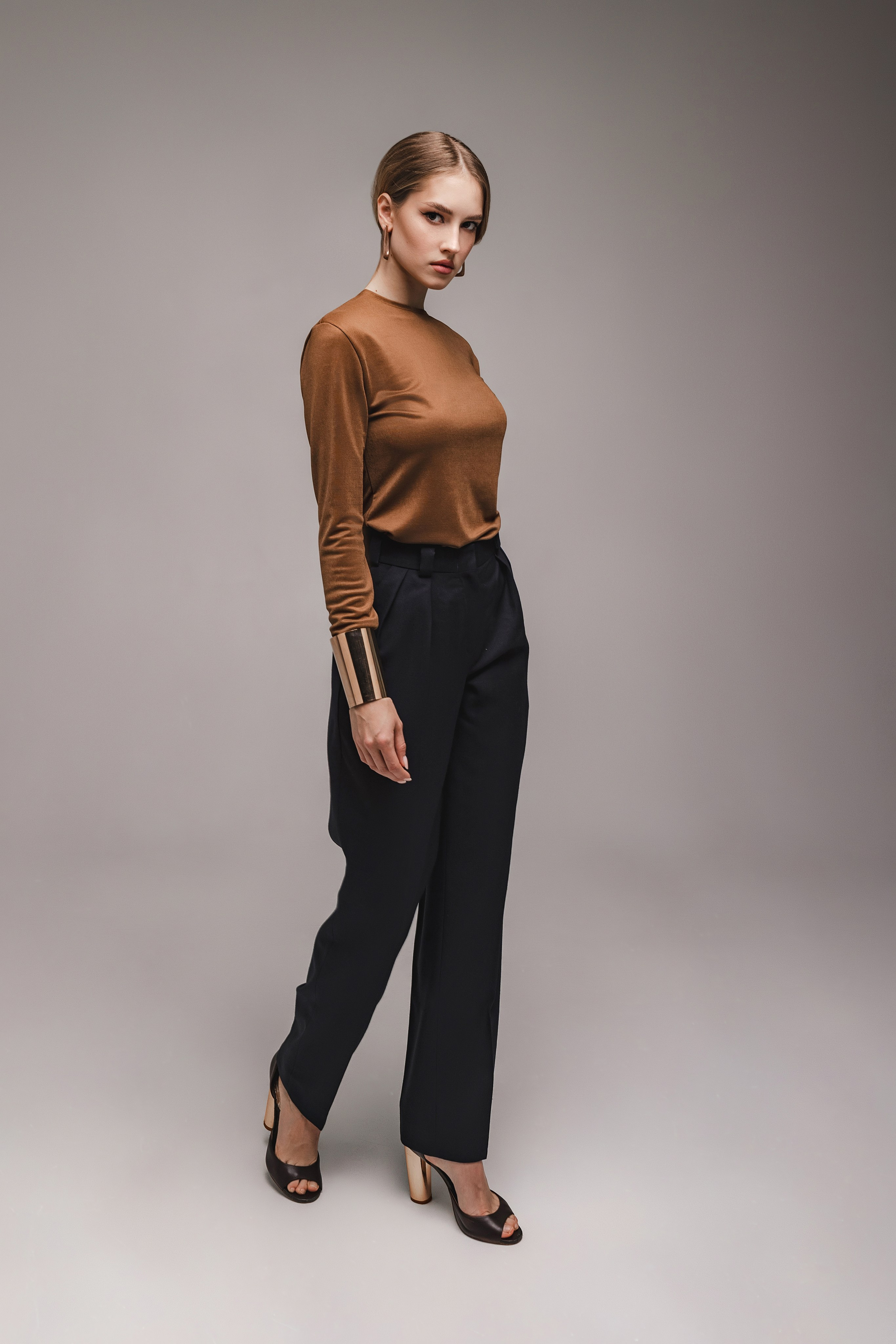 Фотосессия в студии для магазинов и сайтов одежды и косметики. Фотограф в Краснодаре Анна Худокормова. Свадебные, семейные, детские фотосессии