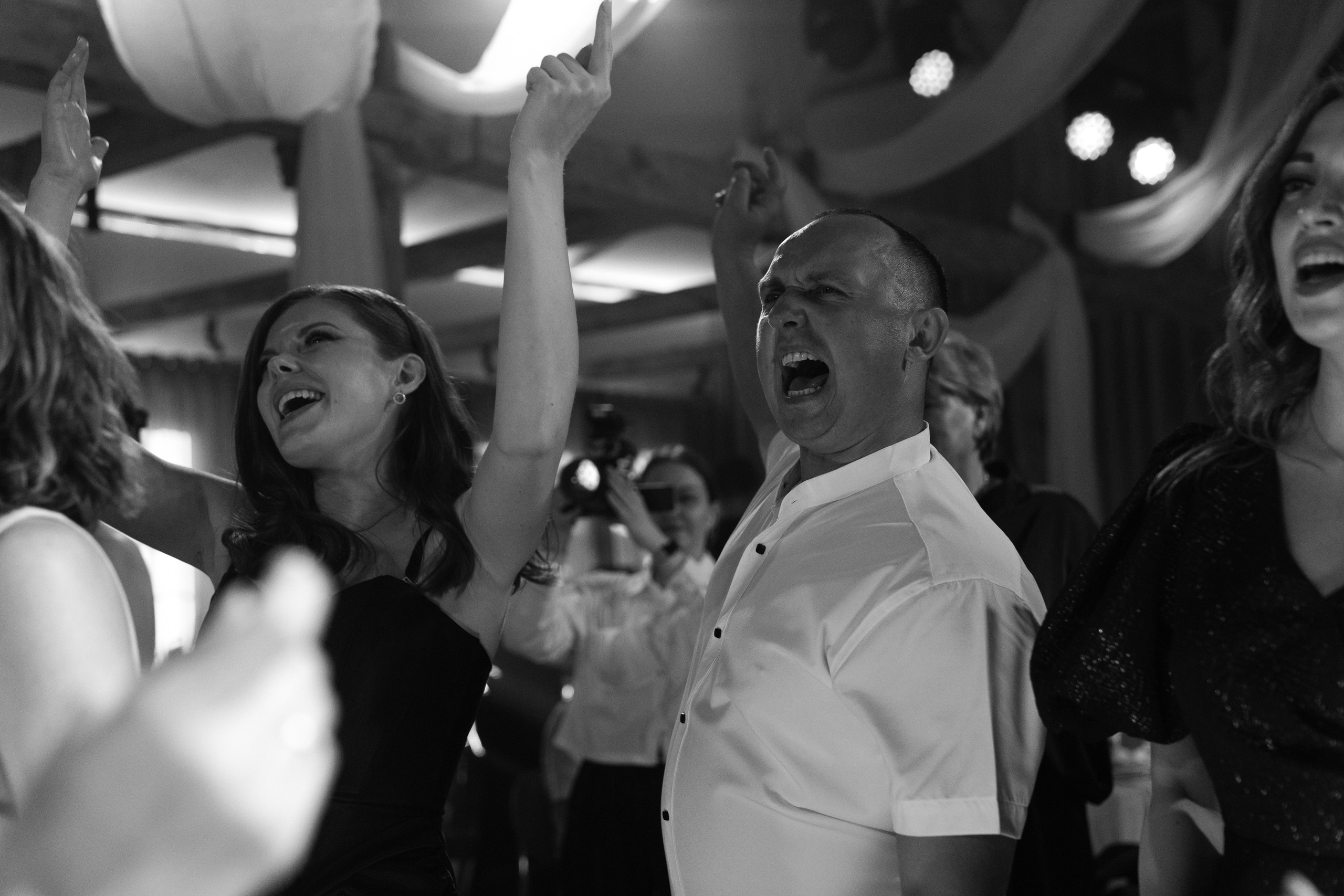 «комфорлабельно и эстетично». Свадебный фотограф Наташа Брифли