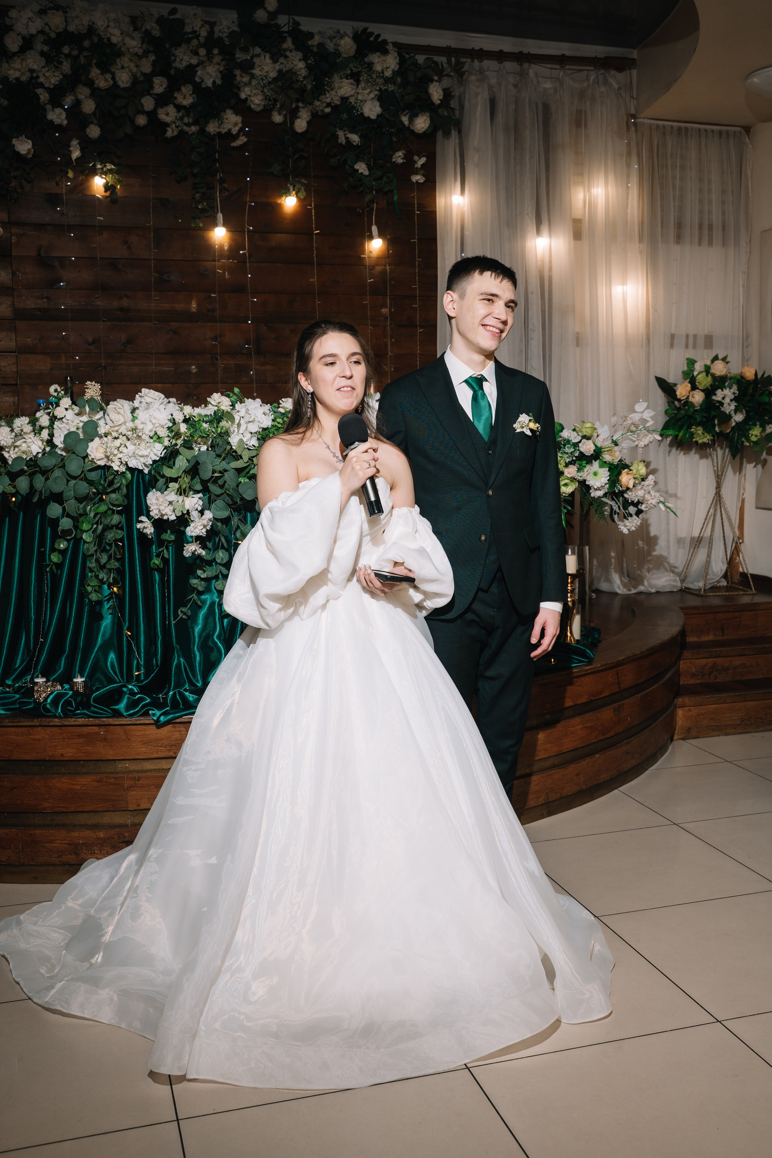 Владимир и Виктория. Дипломированный фотограф в Новосибирске. Фотографирую свадьбы, репортажи, индивидуальные фотосессии, lovestory(семейные)