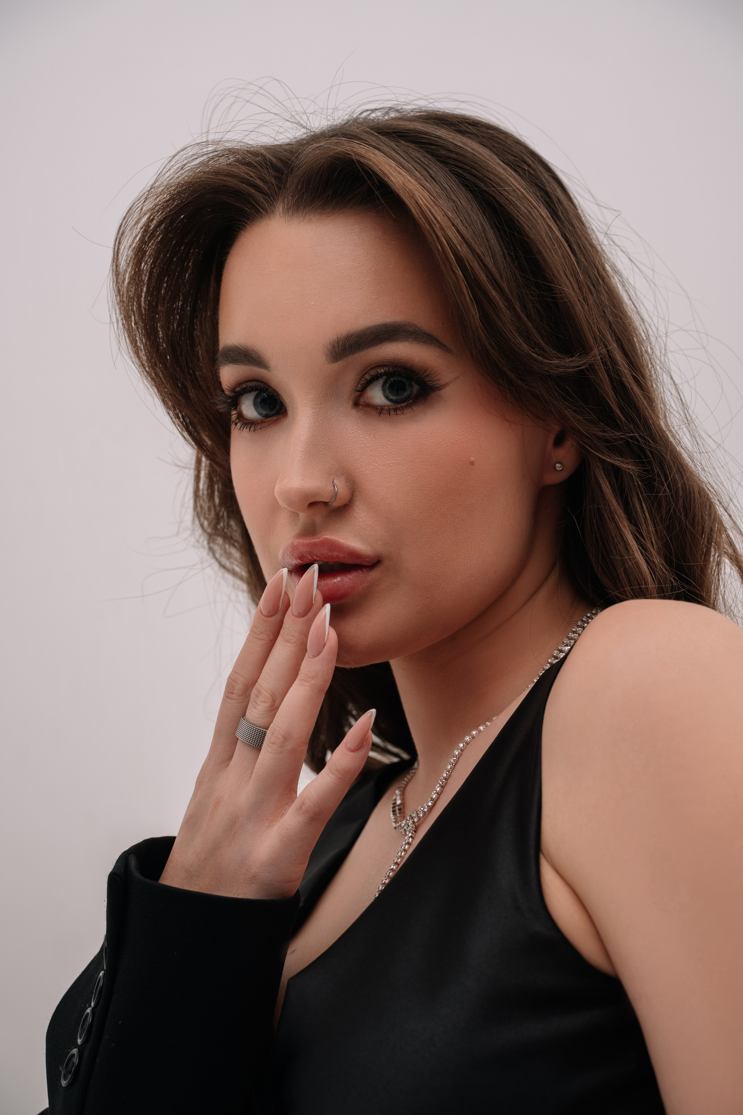 Портрет. Дипломированный фотограф в Новосибирске. Фотографирую свадьбы, репортажи, индивидуальные фотосессии, lovestory(семейные)