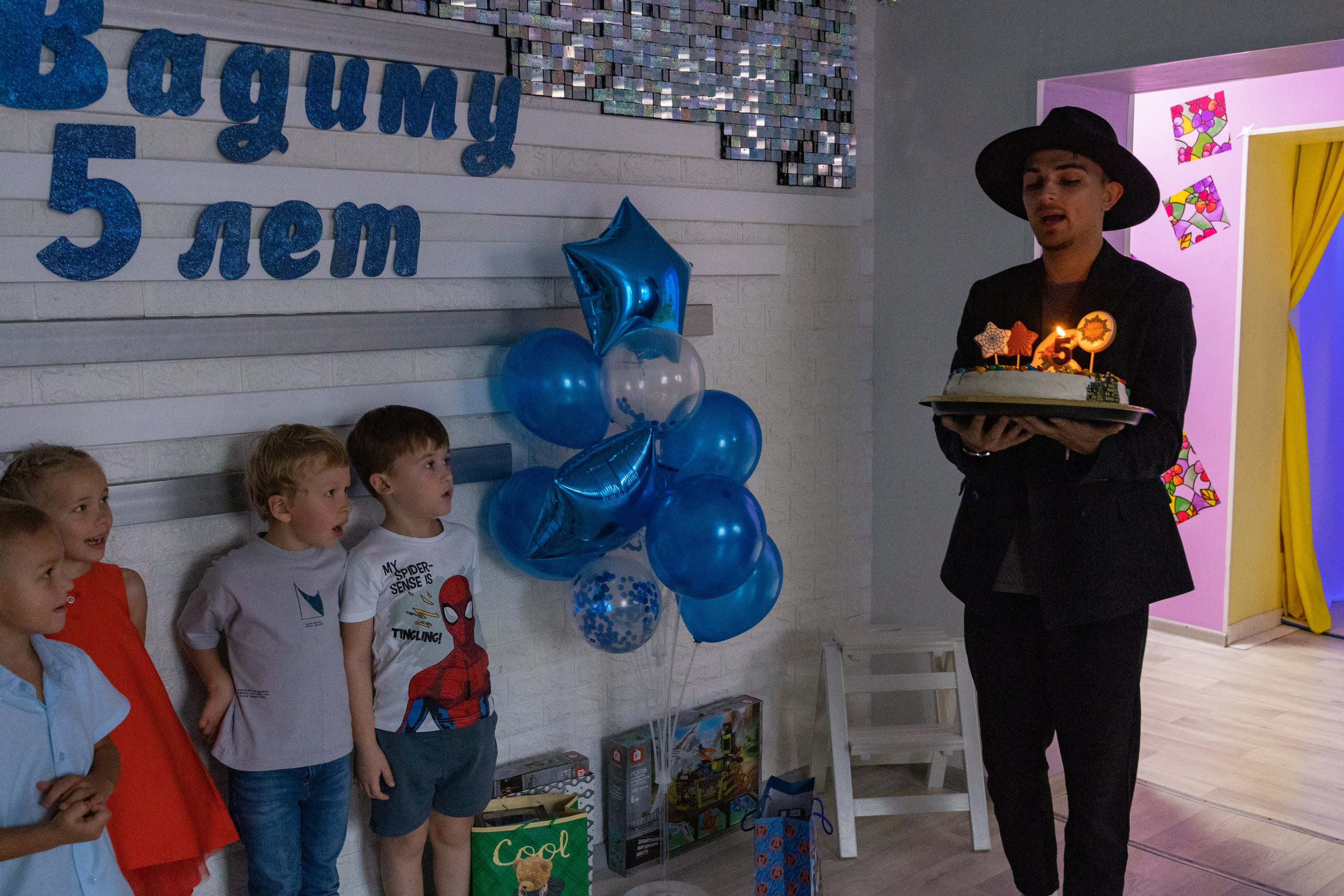 День Рождение в детском центре Качели. Выпускные альбомы во Владивостоке