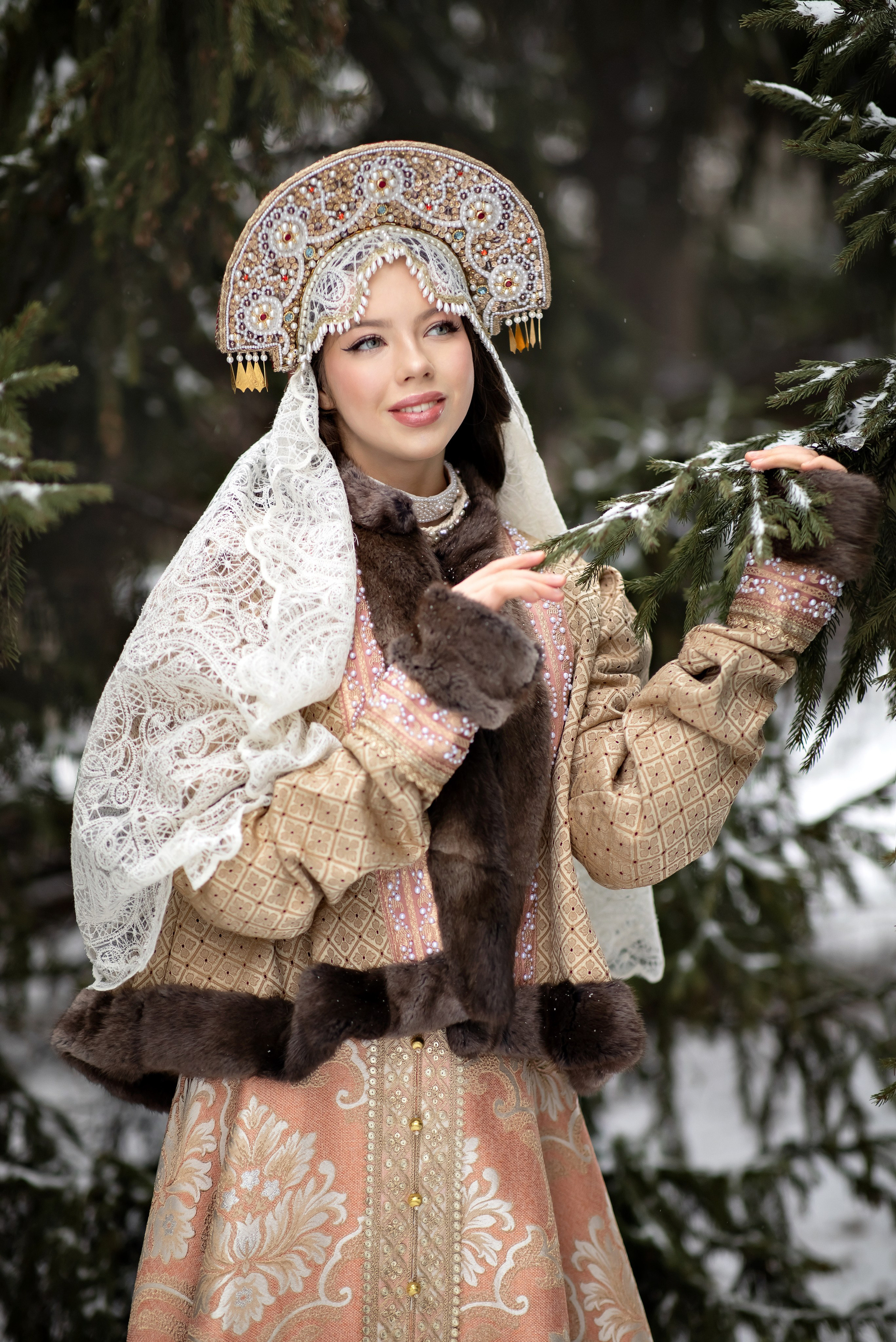 A6. Дизайнер костюмов и украшений, фотограф