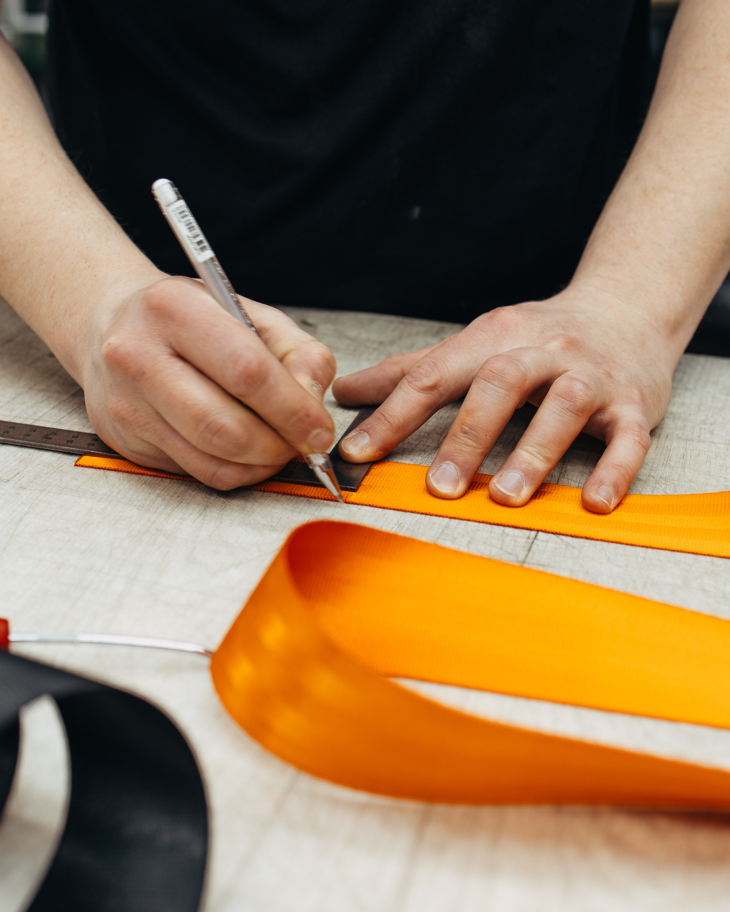 Porsche 911 оранжевый замена ремней безопасности. DeLorein