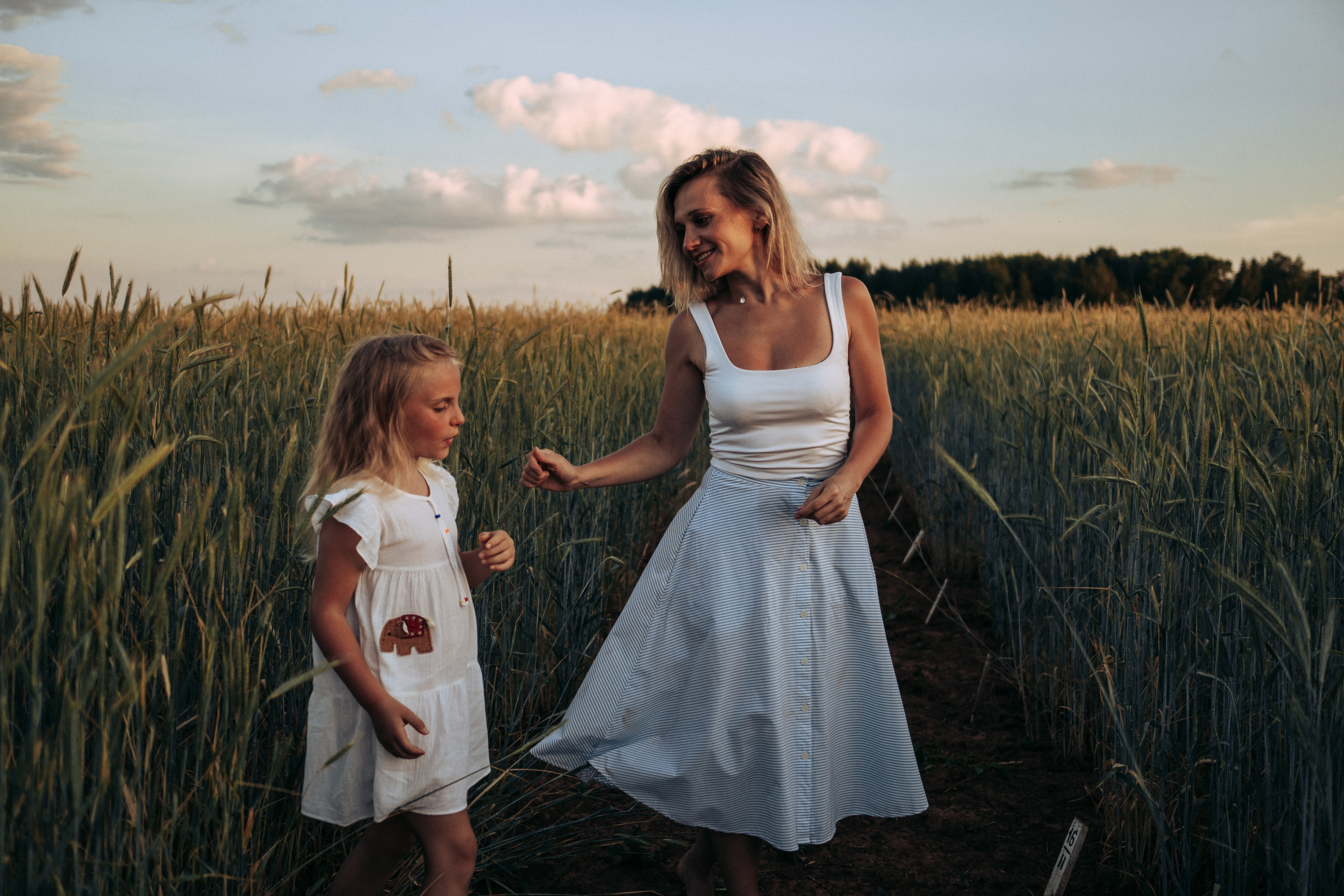 Фотосессия в поле на закате. Семейный и детский фотограф в Санкт-Петербурге Наталья Григорьева