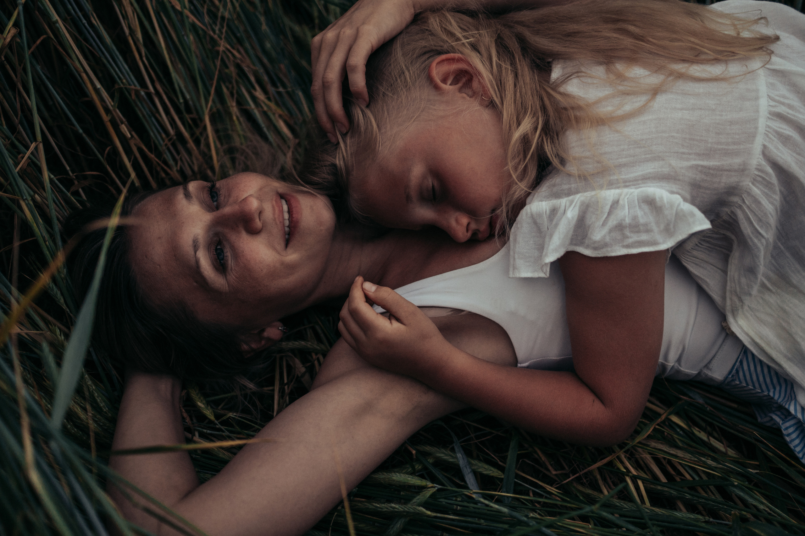 Фотосессия в поле на закате. Семейный и детский фотограф в Санкт-Петербурге Наталья Григорьева