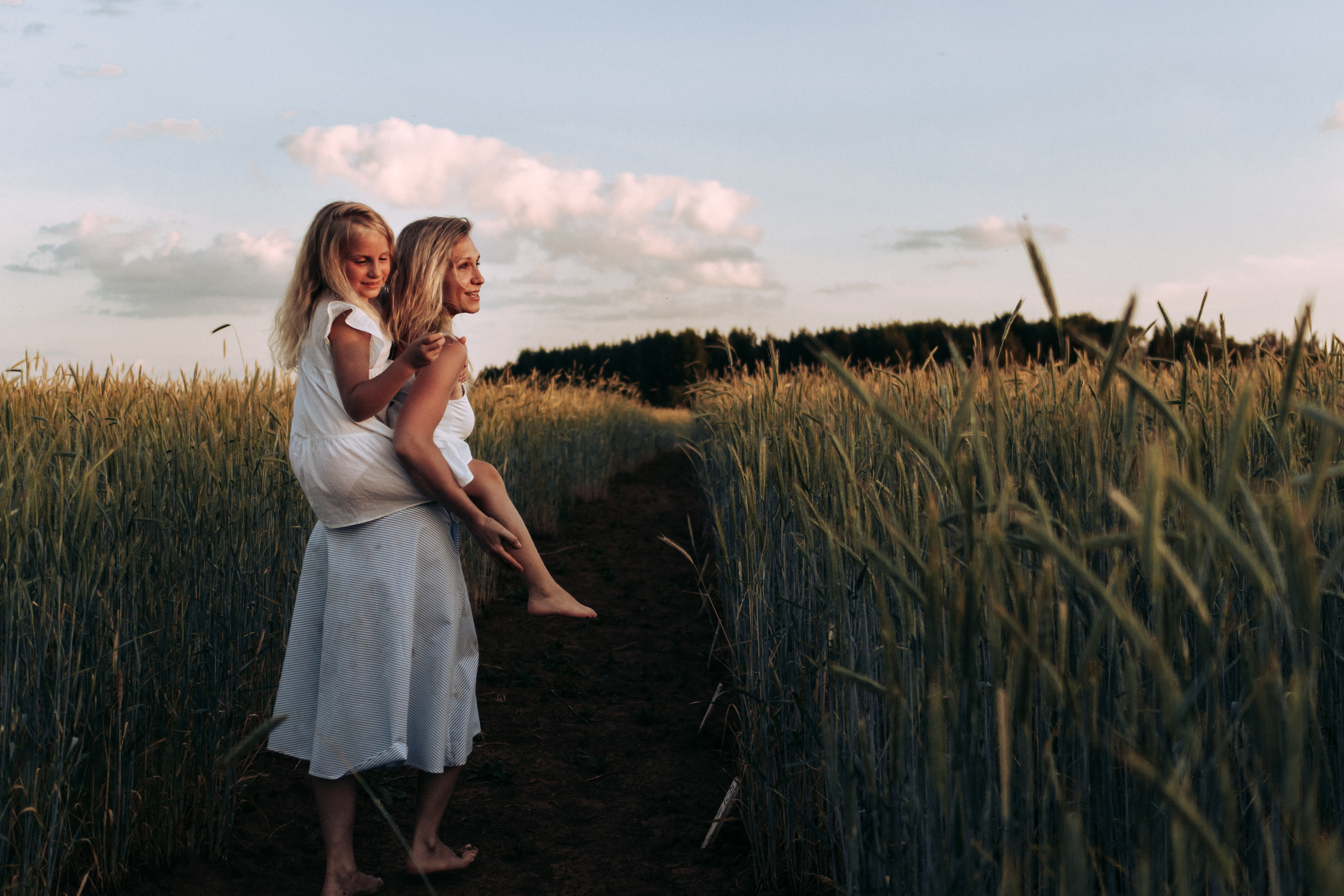 Фотосессия в поле на закате. Семейный и детский фотограф в Санкт-Петербурге Наталья Григорьева