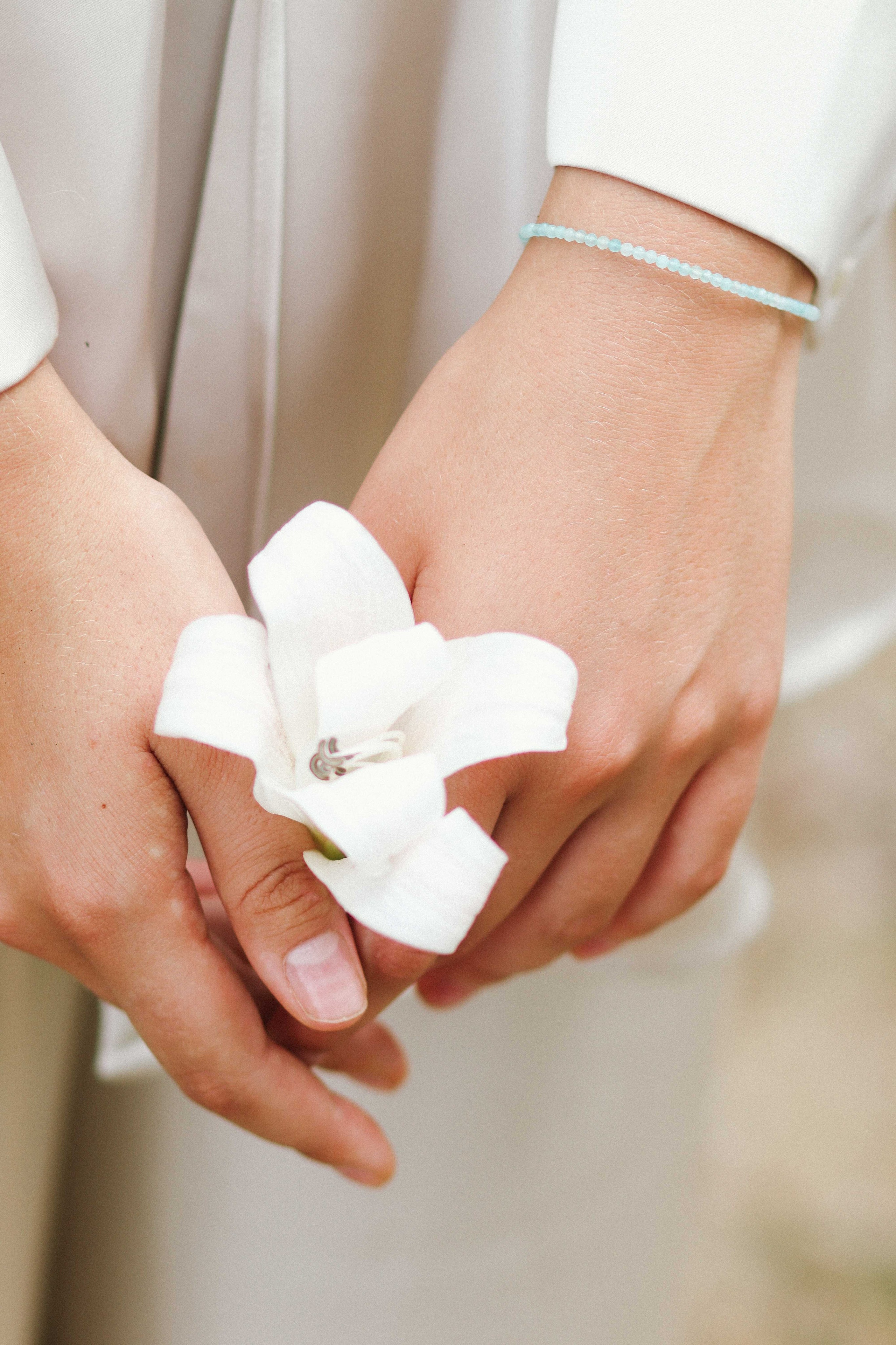 Коллекция украшения из натуральных камней. Фотограф на Шри-Ланке