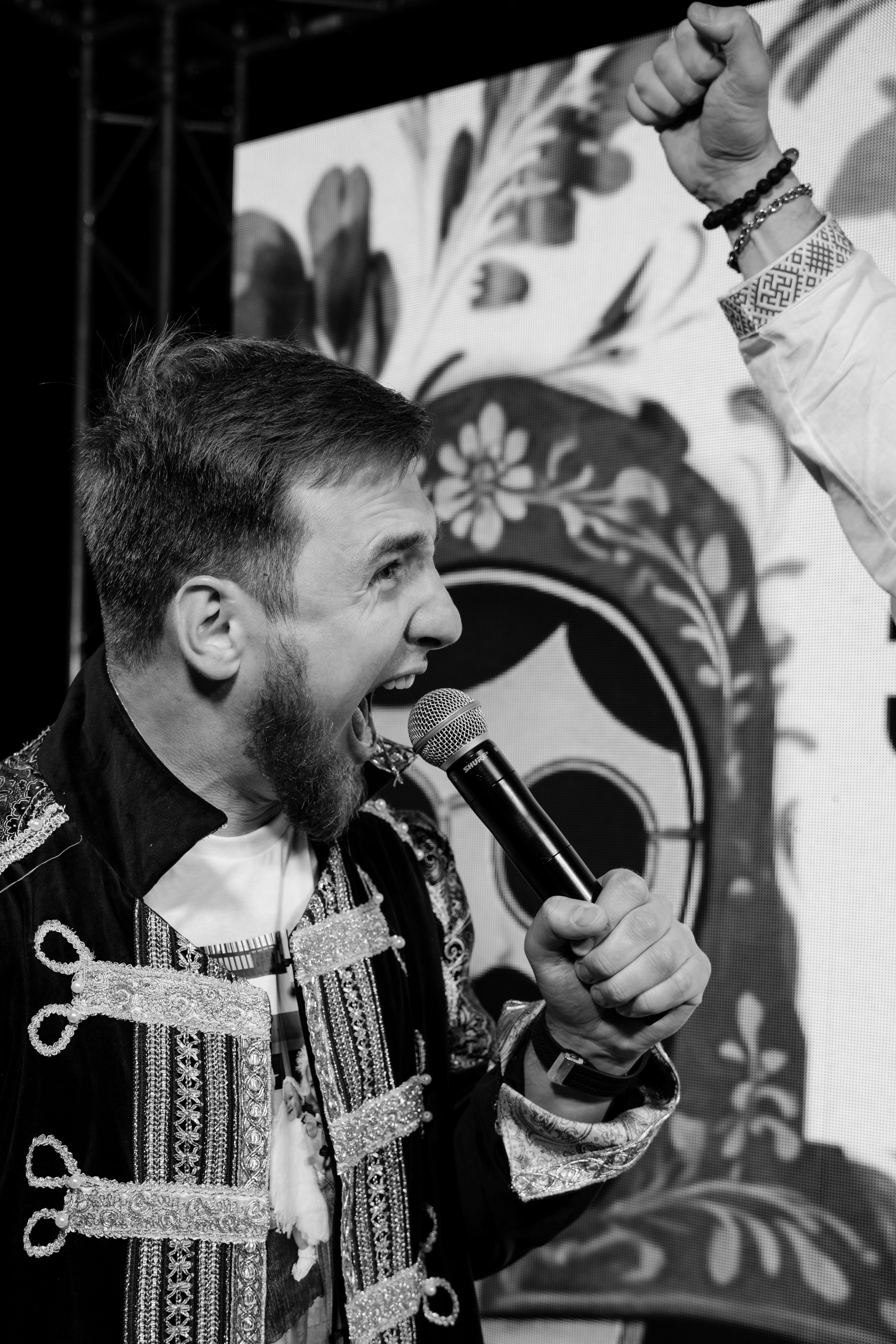 Репортажный фотограф на гендер пати в славянском стиле в Москве. Репортажный фотограф Москва Сергей Дружинин