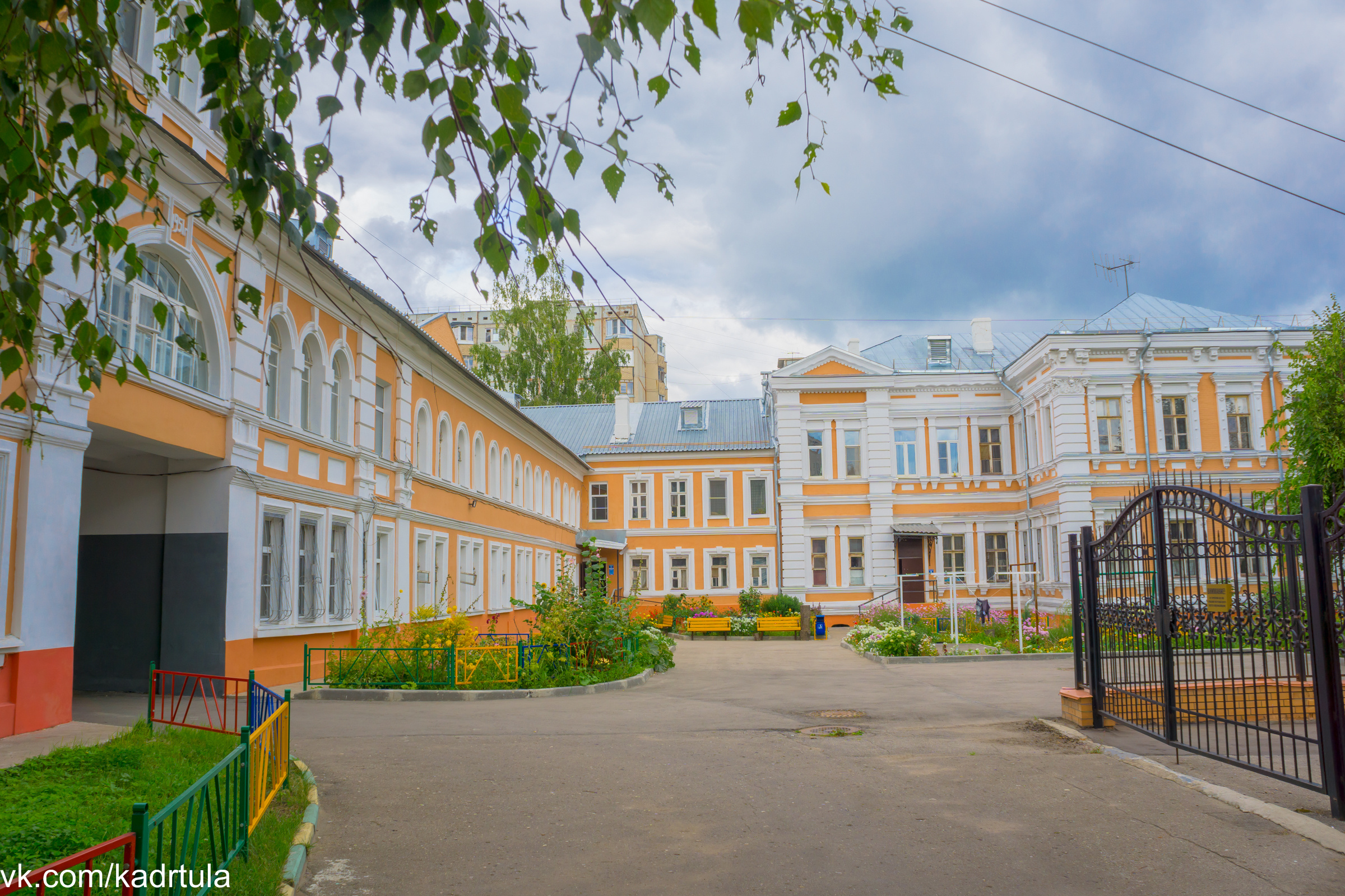 Комплекс построек самоварной фабрики и жилые дома Н. И. Баташова. Фотограф в Туле Крупский АнДРей. Фотостудия «КАДР71» в Туле
