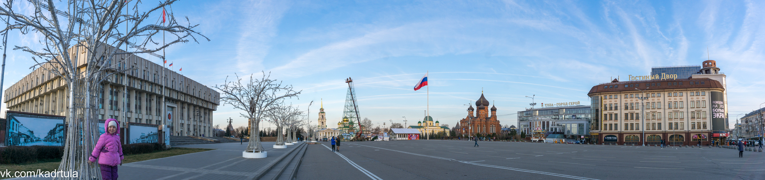 Установка Новогодней Ёлочки в Туле. Фотограф в Туле Крупский АнДРей. Фотостудия «КАДР71» в Туле