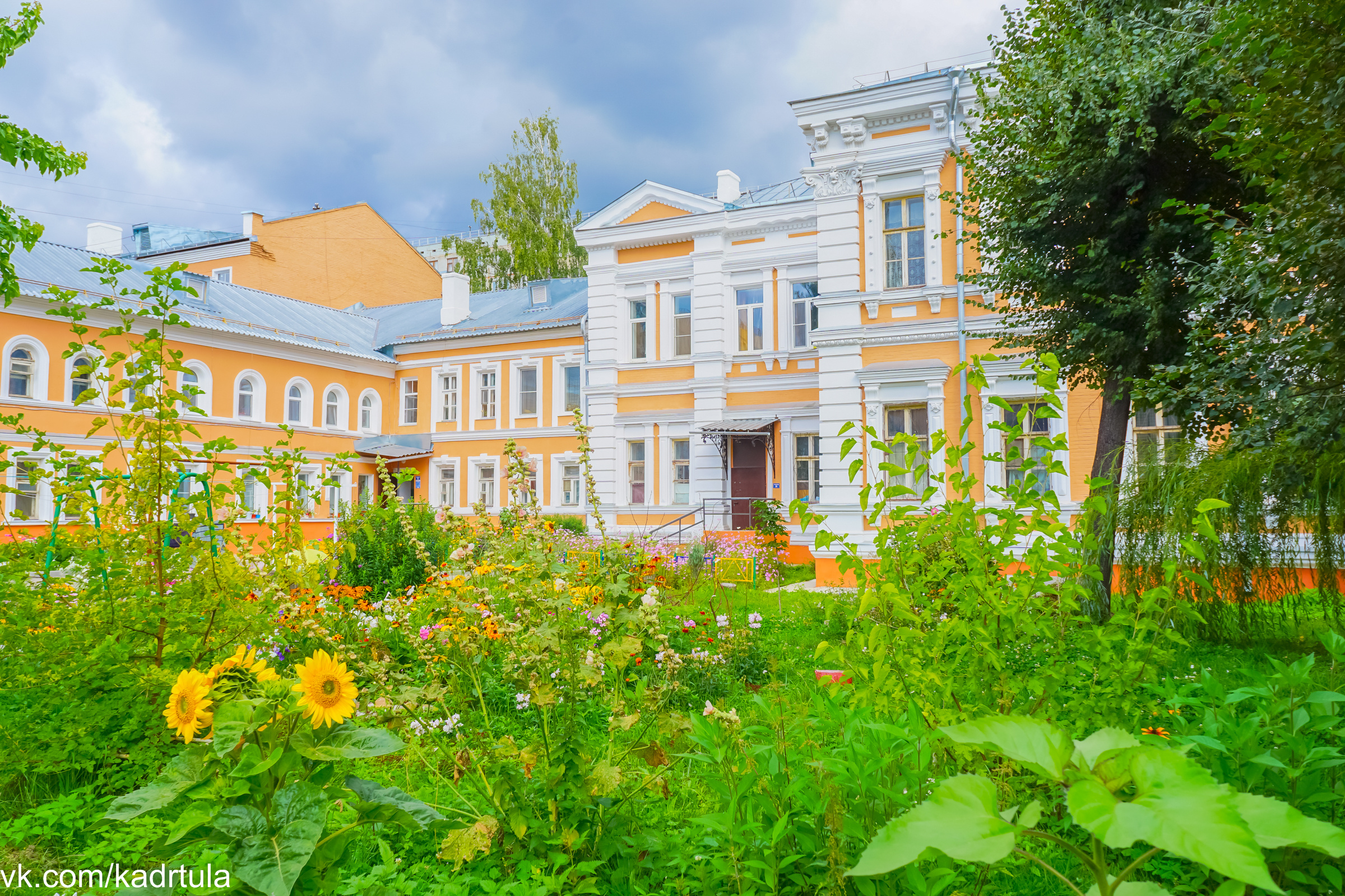 Комплекс построек самоварной фабрики и жилые дома Н. И. Баташова. Фотограф в Туле Крупский АнДРей. Фотостудия «КАДР71» в Туле