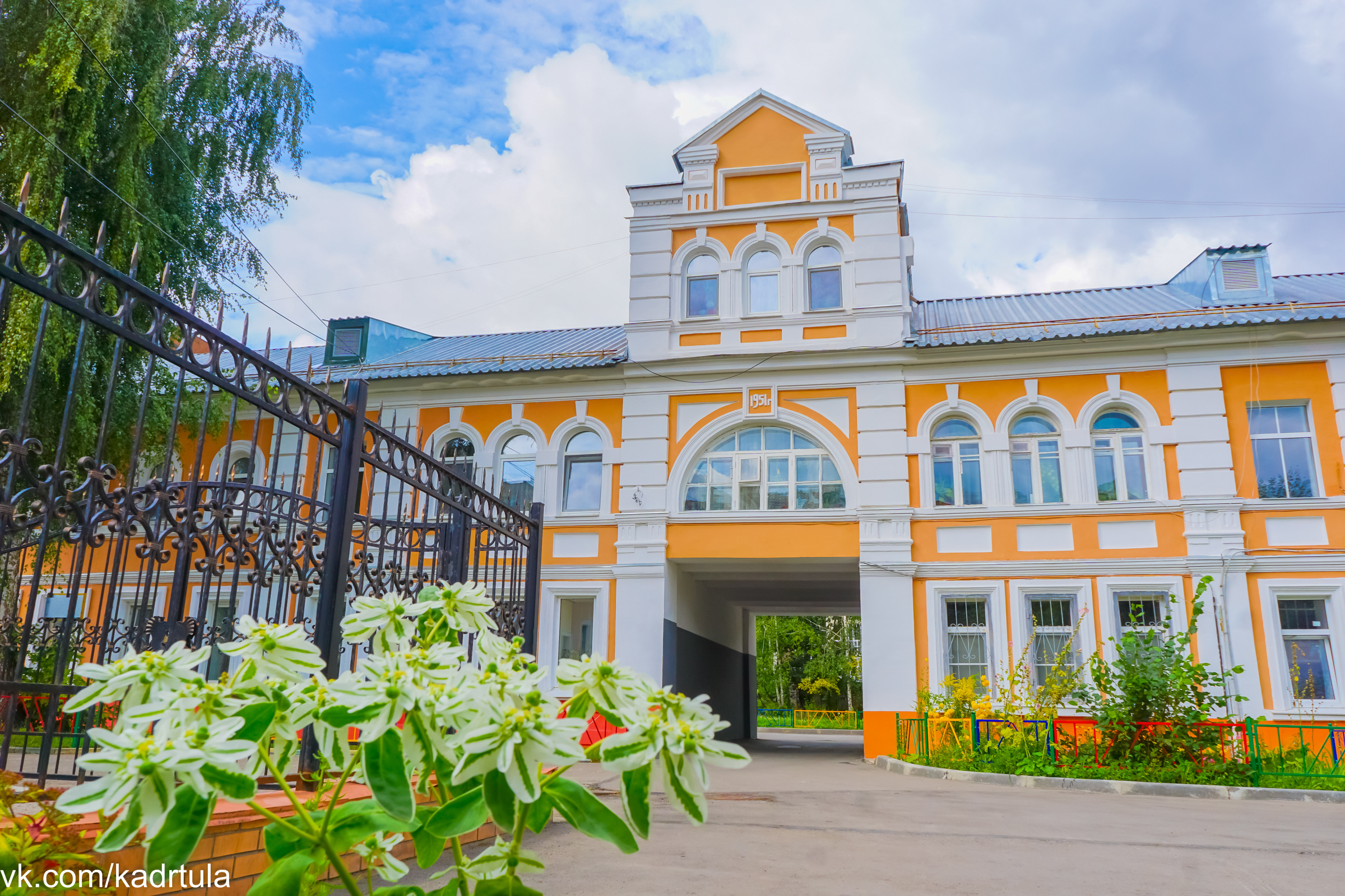 Комплекс построек самоварной фабрики и жилые дома Н. И. Баташова. Фотограф в Туле Крупский АнДРей. Фотостудия «КАДР71» в Туле