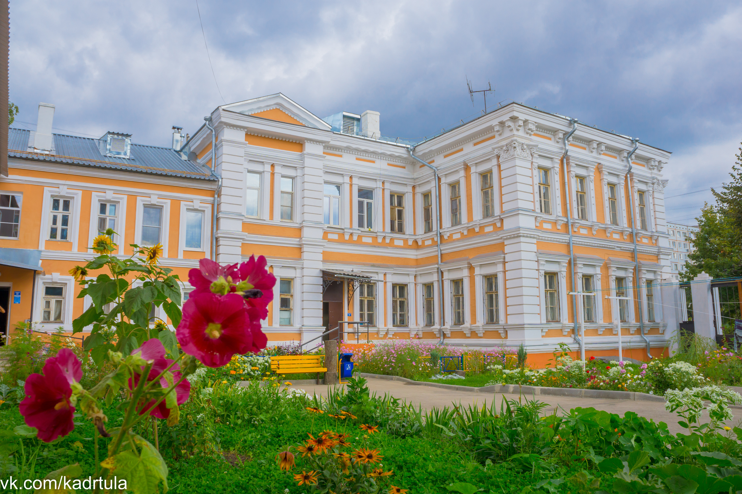 Комплекс построек самоварной фабрики и жилые дома Н. И. Баташова. Фотограф в Туле Крупский АнДРей. Фотостудия «КАДР71» в Туле