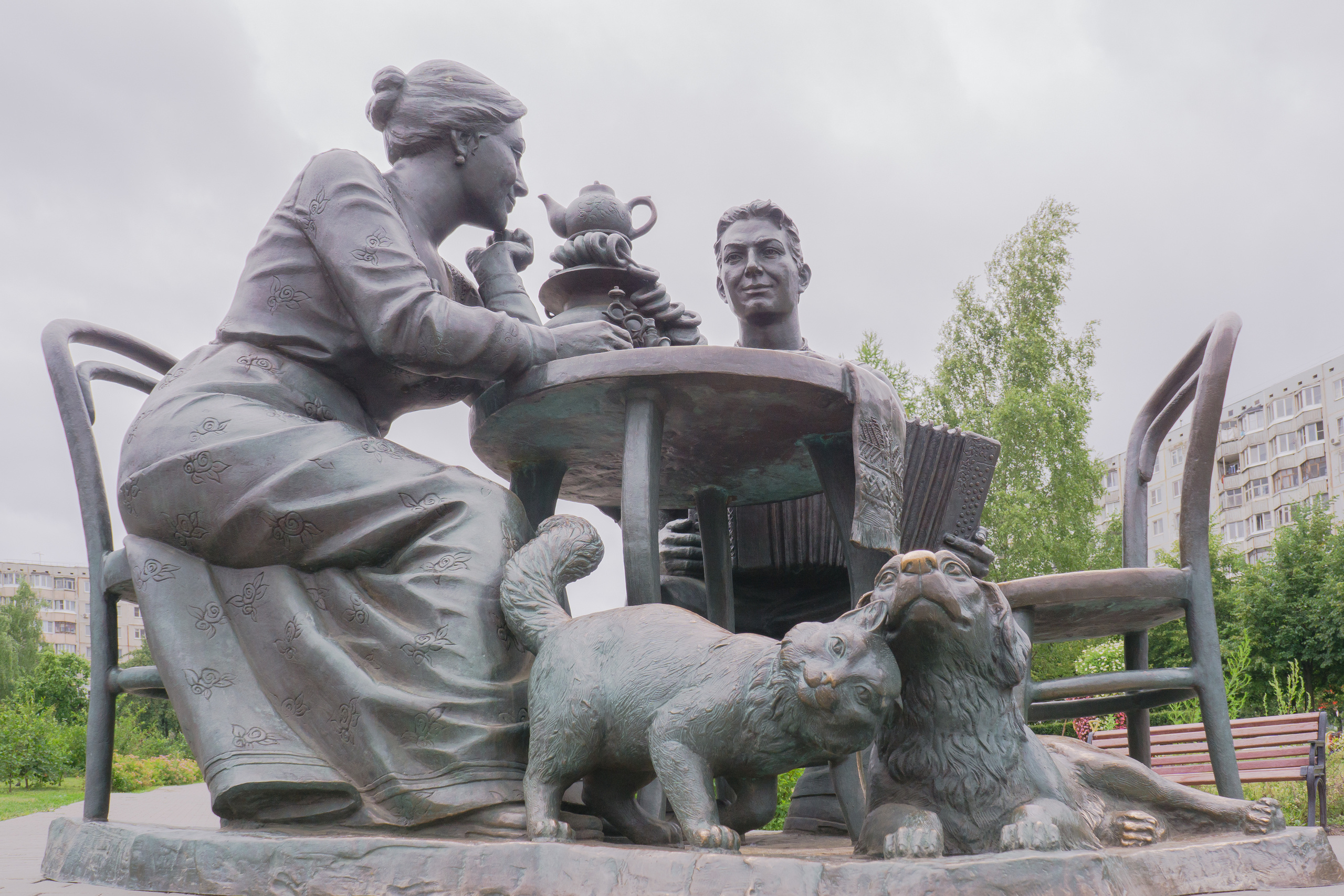 Тульское чаепитие, сквер возле Церкви Сергия Радонежского у Московской заставы. Фотограф в Туле Крупский АнДРей. Фотостудия «КАДР71» в Туле