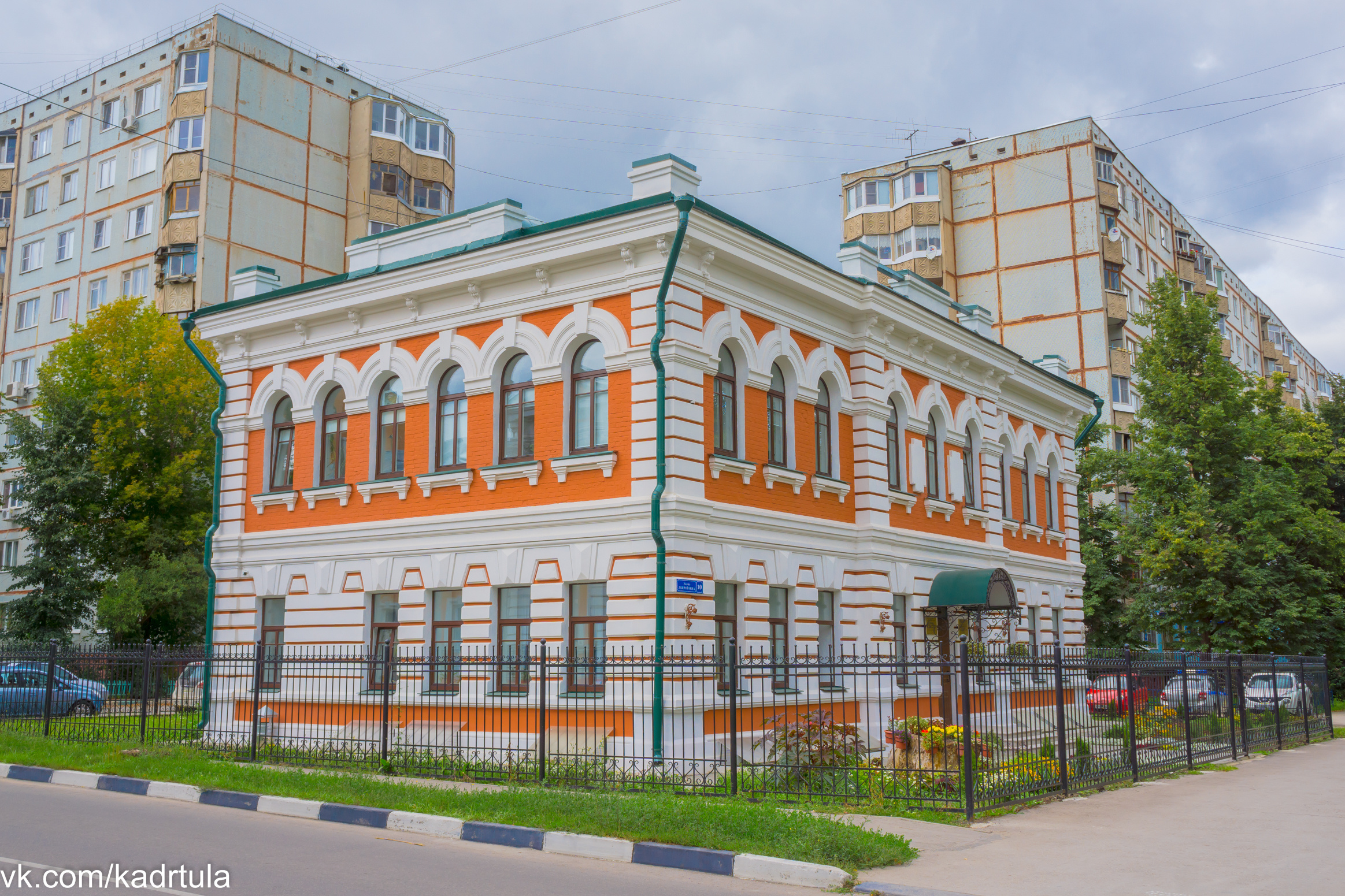 Комплекс построек самоварной фабрики и жилые дома Н. И. Баташова. Фотограф в Туле Крупский АнДРей. Фотостудия «КАДР71» в Туле