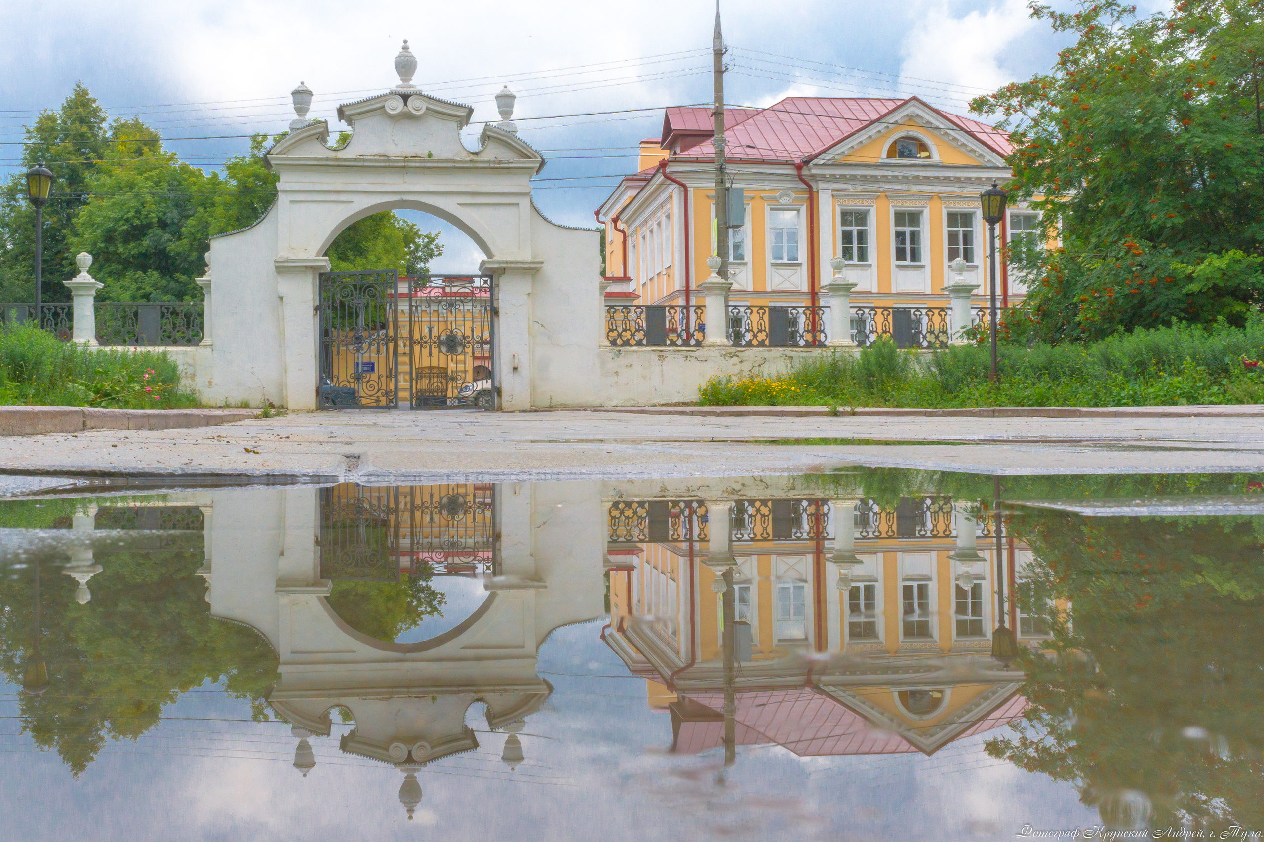 Бывший особняк Лугининых, 1-й уч. корпус ТГПУ им. Л. Н. Толстого. Фотограф в Туле Крупский АнДРей. Фотостудия «КАДР71» в Туле