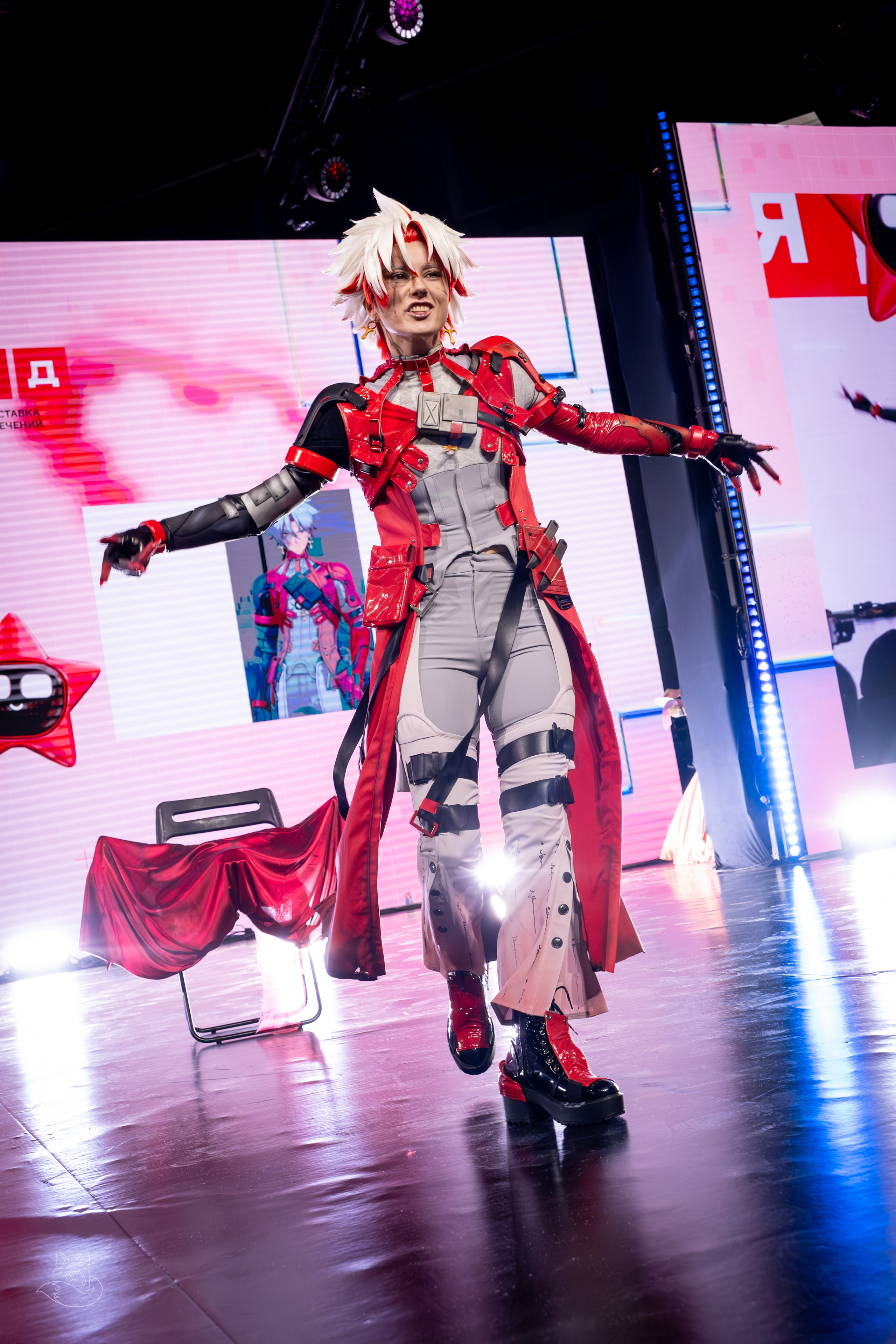 Сцена РЭД ЭКСПО 2024. Косплей фотограф
