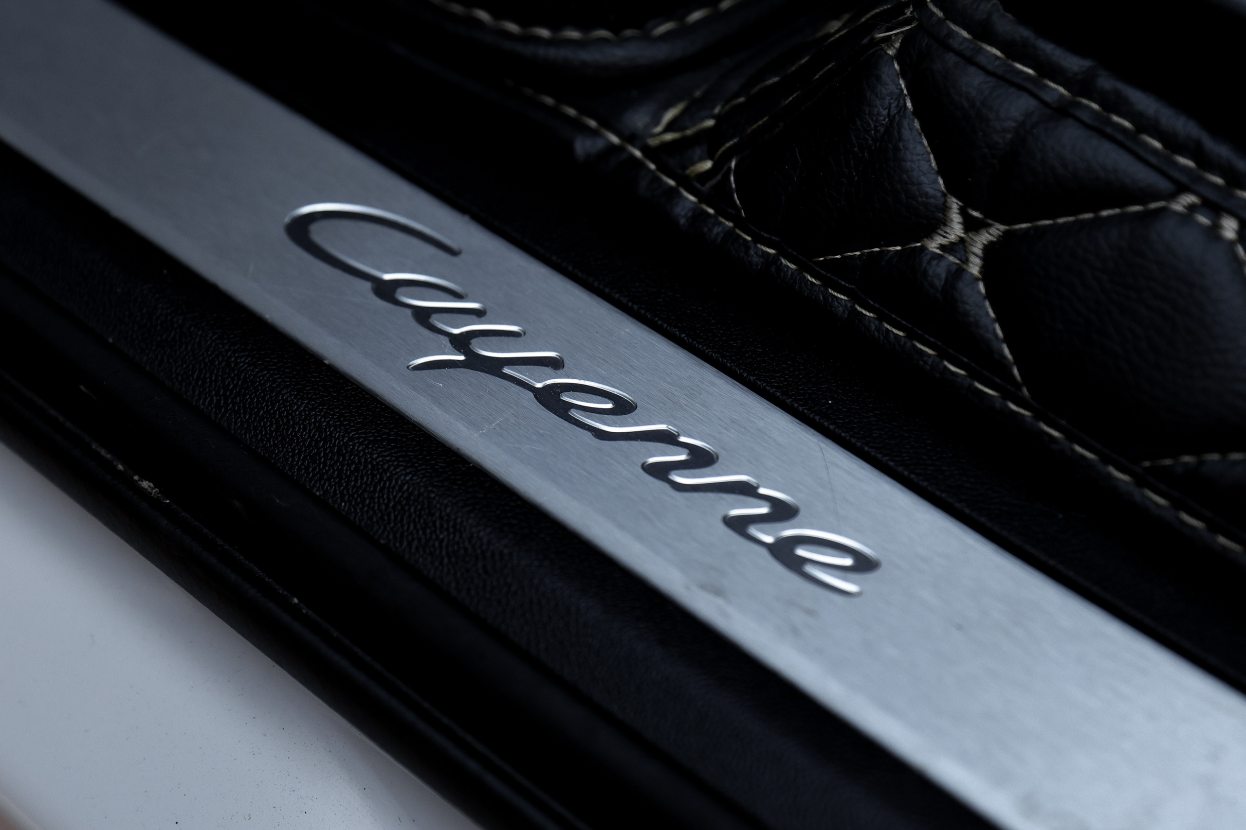 2020 Porsche Cayenne 3.0 AT. Mixturecaptures