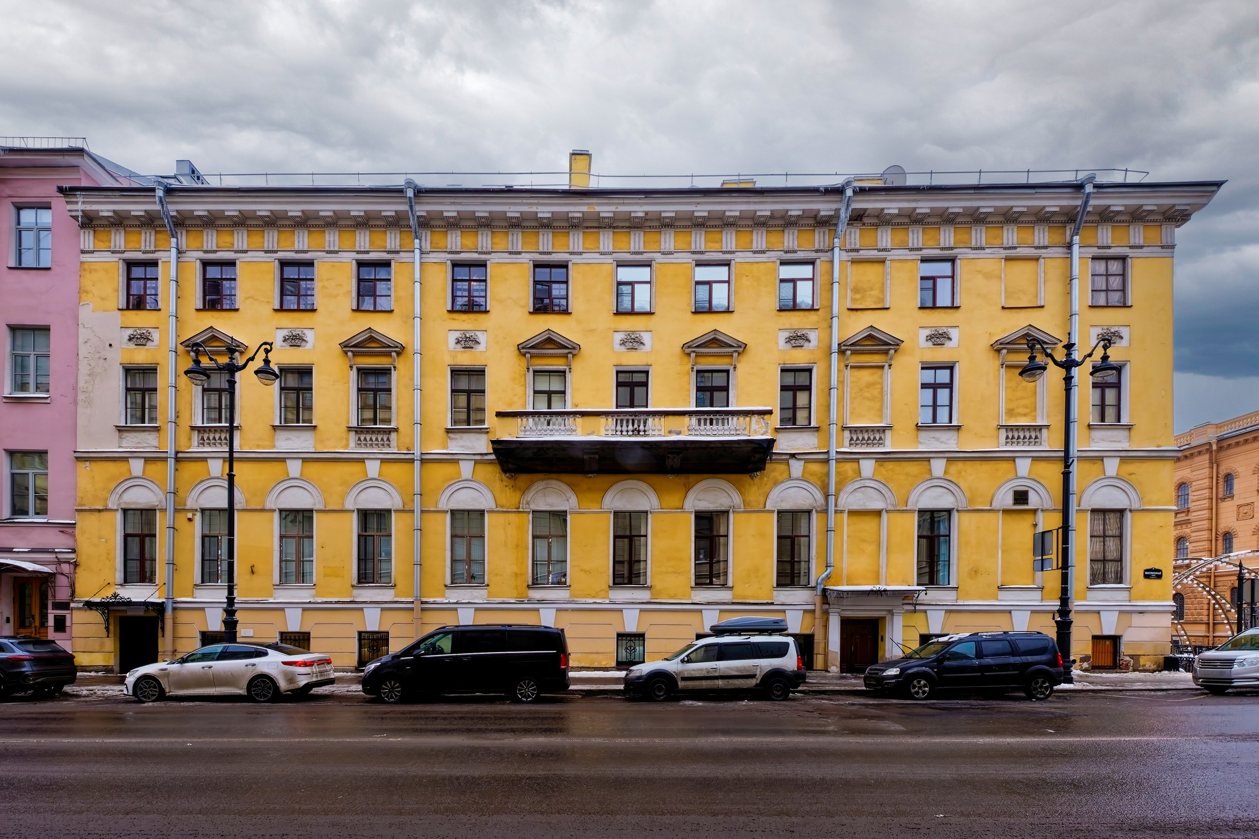 Санкт-Петербург, улица Миллионная, дом 32 (набережная Зимней канавки, дом 6). Дом Гагарина (дом Голубева), 1881 год.  Архитектор Модест Александрович Иванов. 
