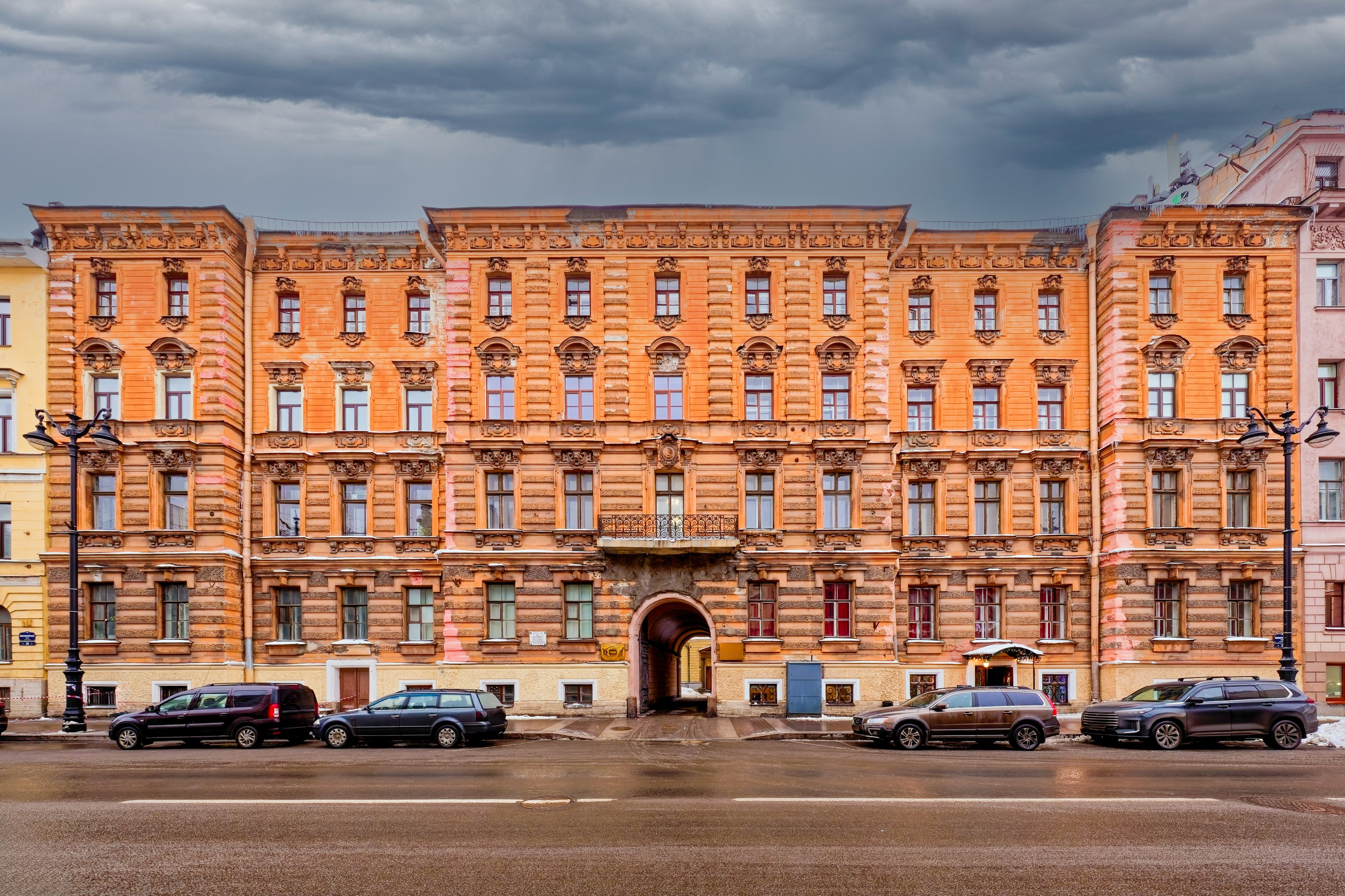 Санкт-Петербург, улица Миллионная, дом 27 (Дворцовая набережная, дом 26). Дворец великого князя Владимира Александровича (Общежитие Дома ученых), 1893 год. Архитекторы Александр Иванович Резанов, Максимилиан Егорович Месмахер. 