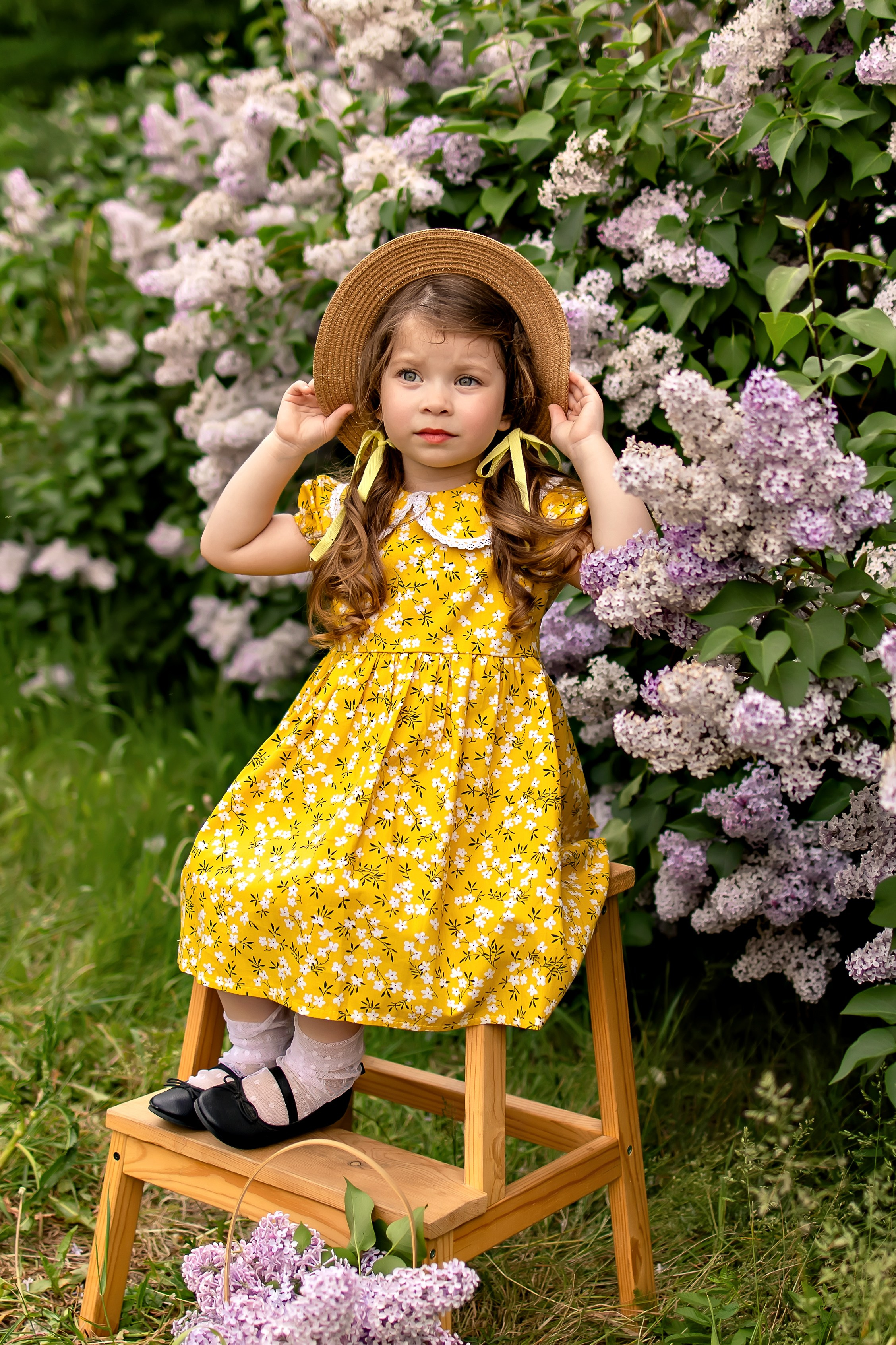 Анюта в сирени. Семейный и детский фотограф Оля в Тюмени