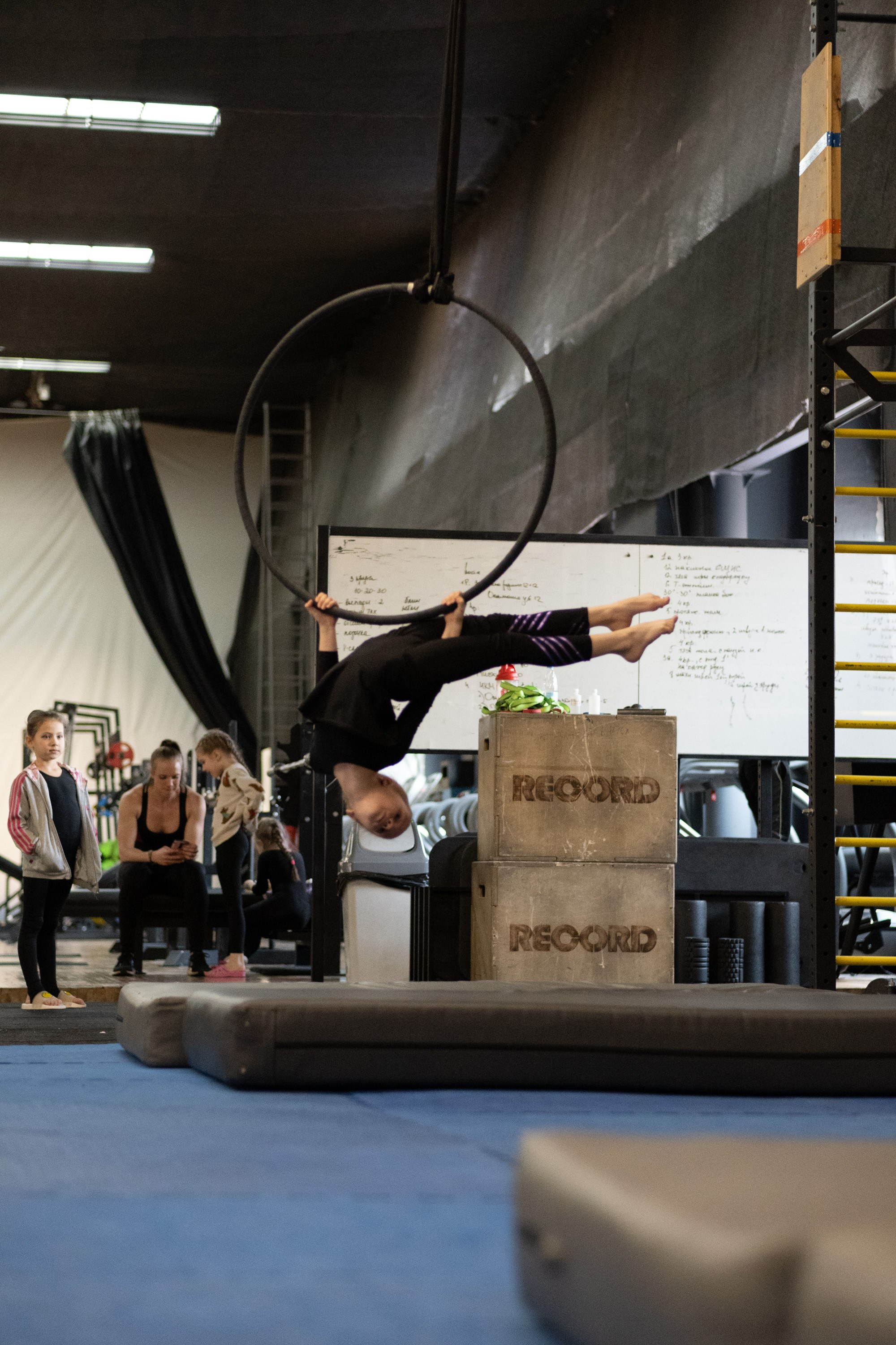 Внутриклубные соревнования по воздушной гимнастике 02.04.23