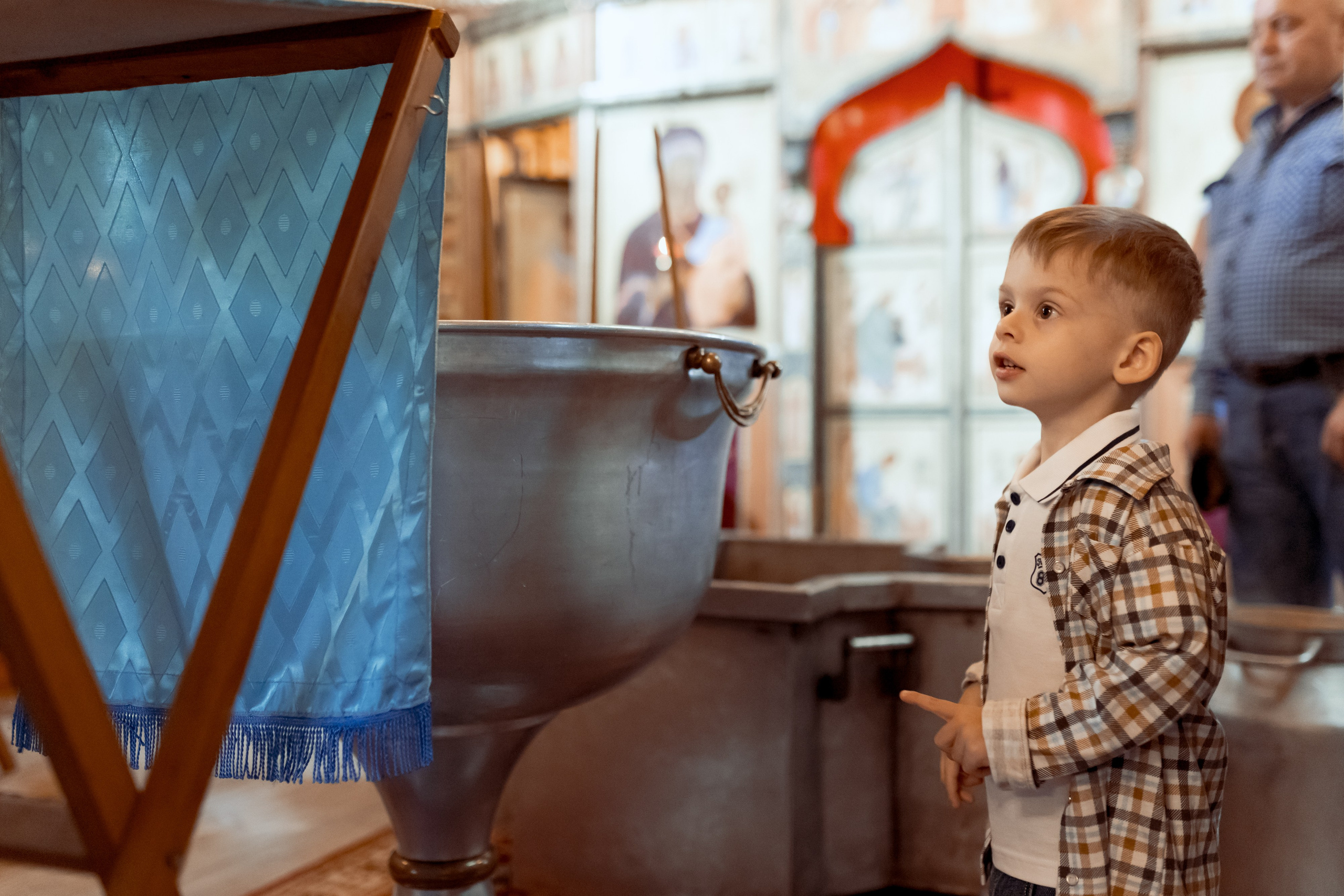 Крещение в Храме святых Новомучеников и Исповедников Российских. Фотограф Валерия Горбунова Подольск Бутово Видное Щербинка