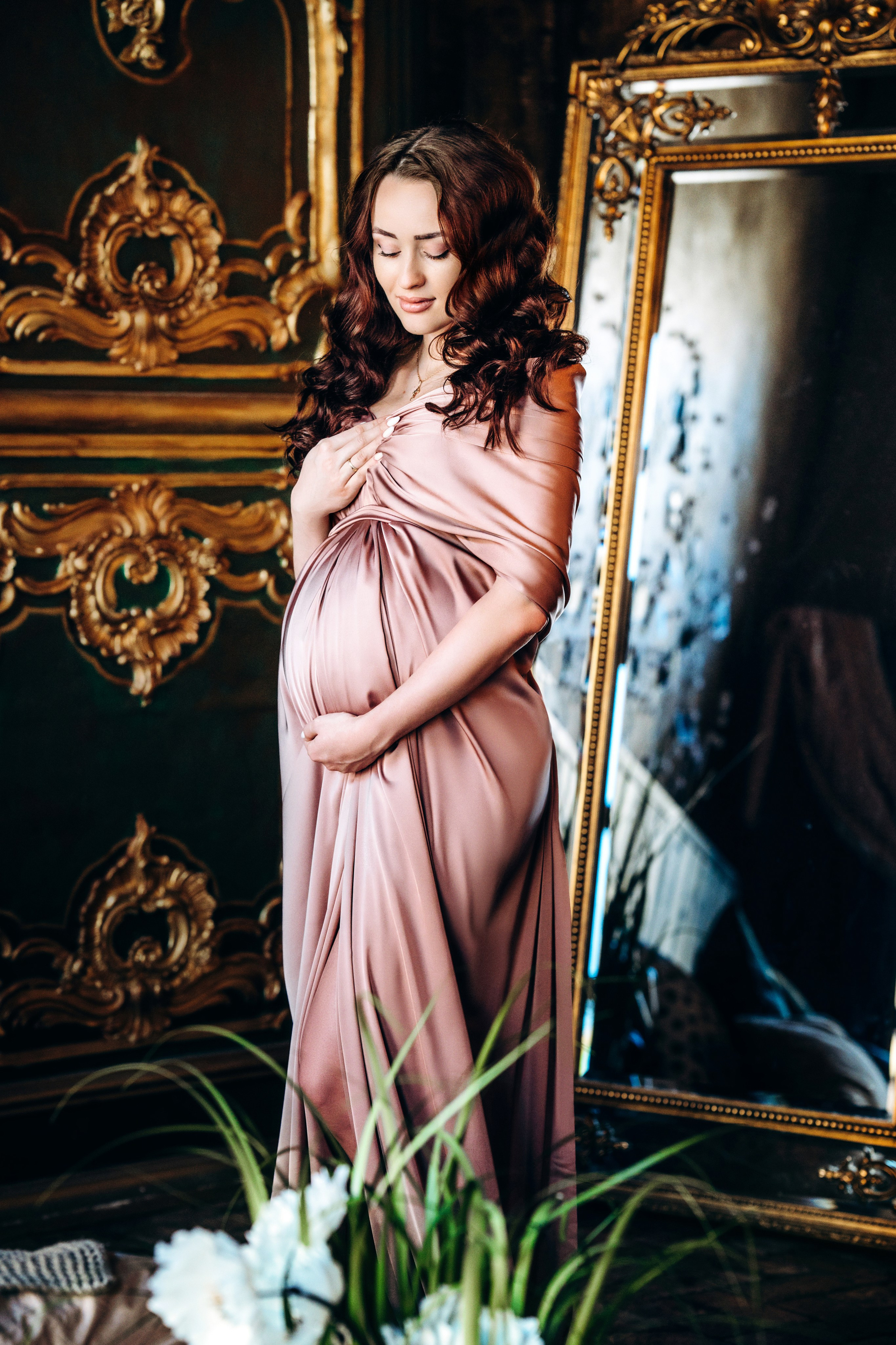 Мария и Никита — фотосессия беременности в интерьерном зале. Фотограф беременных в СПб — Елена Александрова