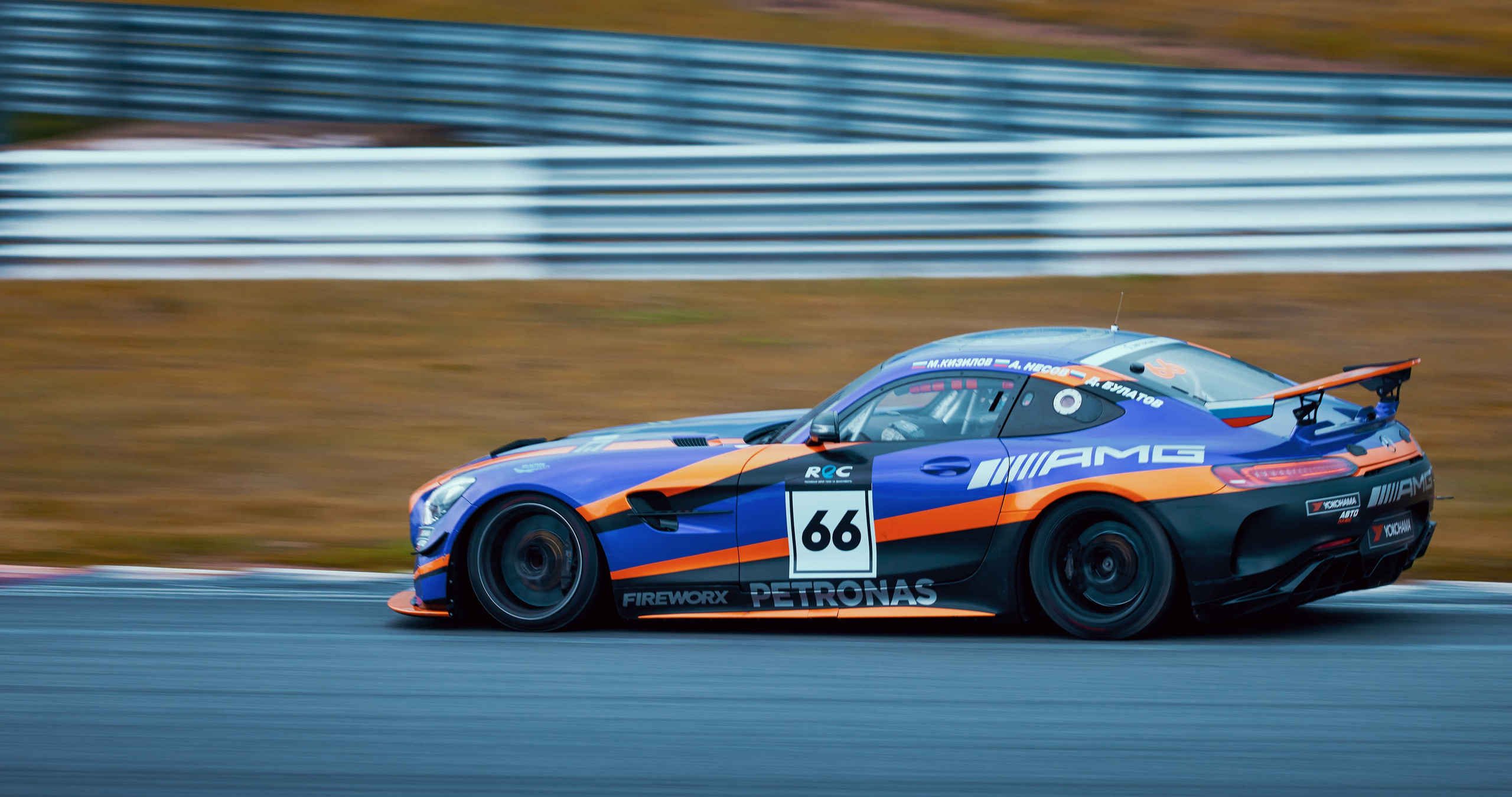 Mercedes AMG GT4