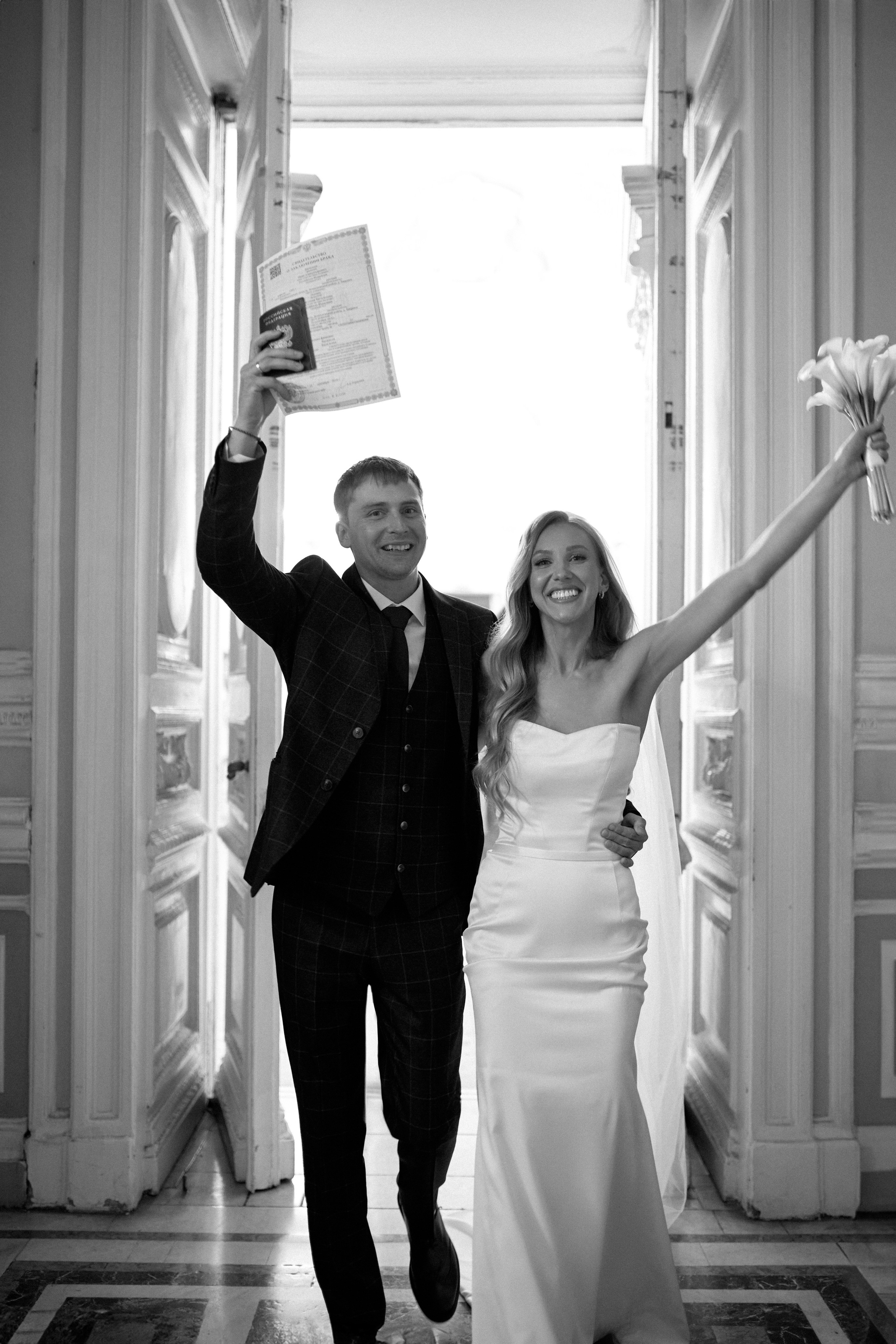 Свадебная фотосессия в Дворце Бракосочетания № 1. Сестры Карабаза. Фотографы и ретушеры в Москве и Санкт-Петербурге